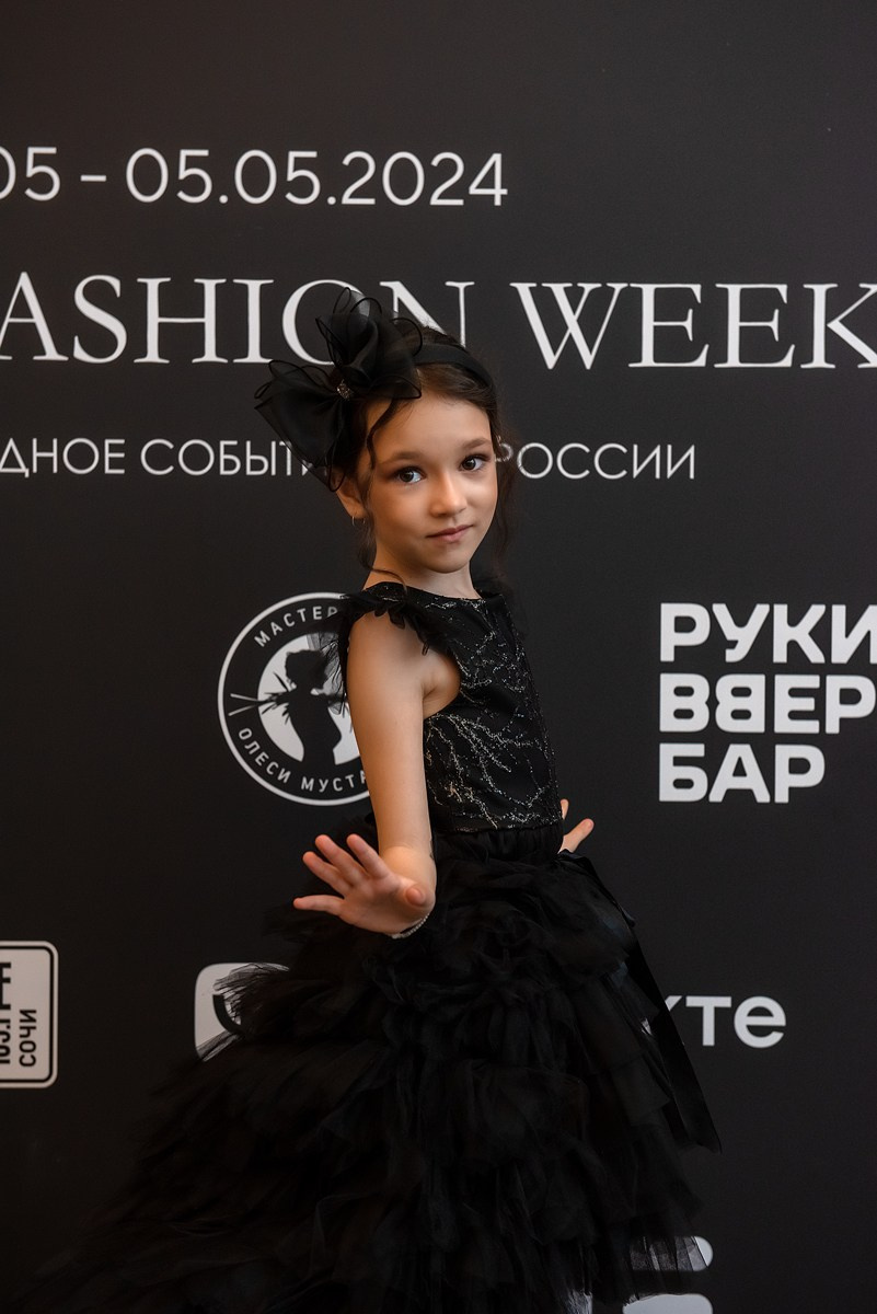 SochiFashionWeek2024 дизайнер Кибовская. Семейный и коммерческий фотограф в Сочи Александр Бодунов