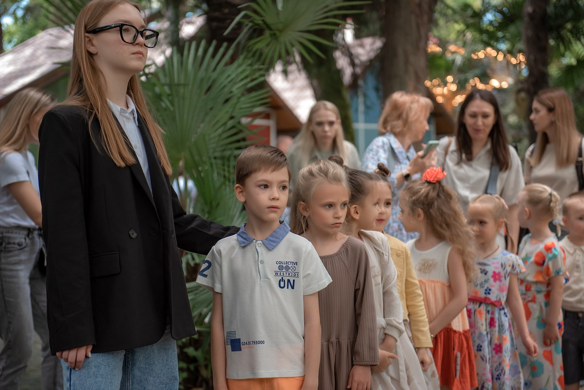 Парк Ривьера дефиле HAPPYkids. Семейный и коммерческий фотограф в Сочи Александр Бодунов