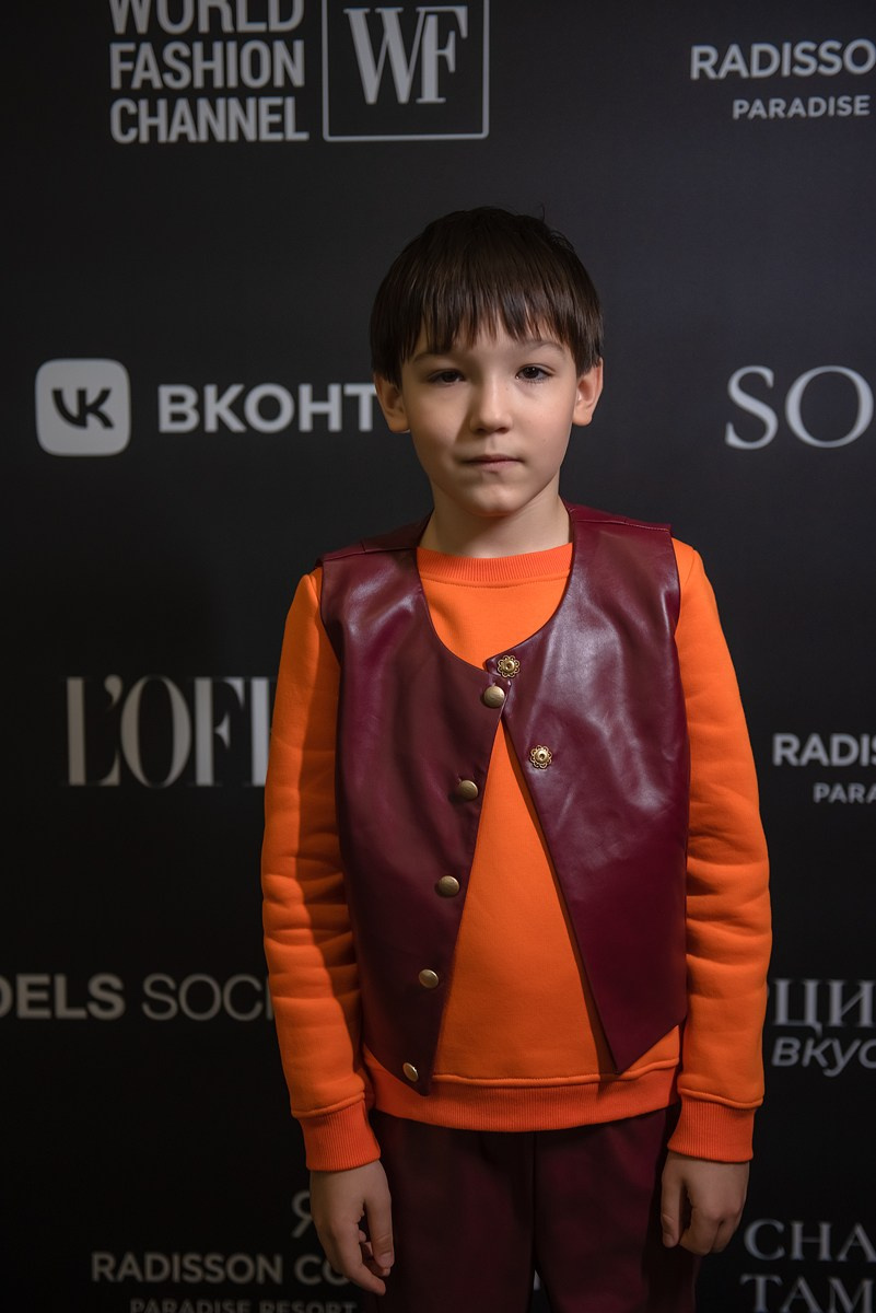 SochiFashionWeek2024 дизайнер Анохина Светлана. Семейный и коммерческий фотограф в Сочи Александр Бодунов