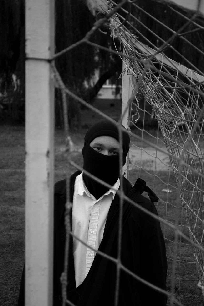 Уличная съемка — Иван. Портретный фотограф в Орле. Готовые фото за 3 дня! Помощь в позировании. Советы по организации