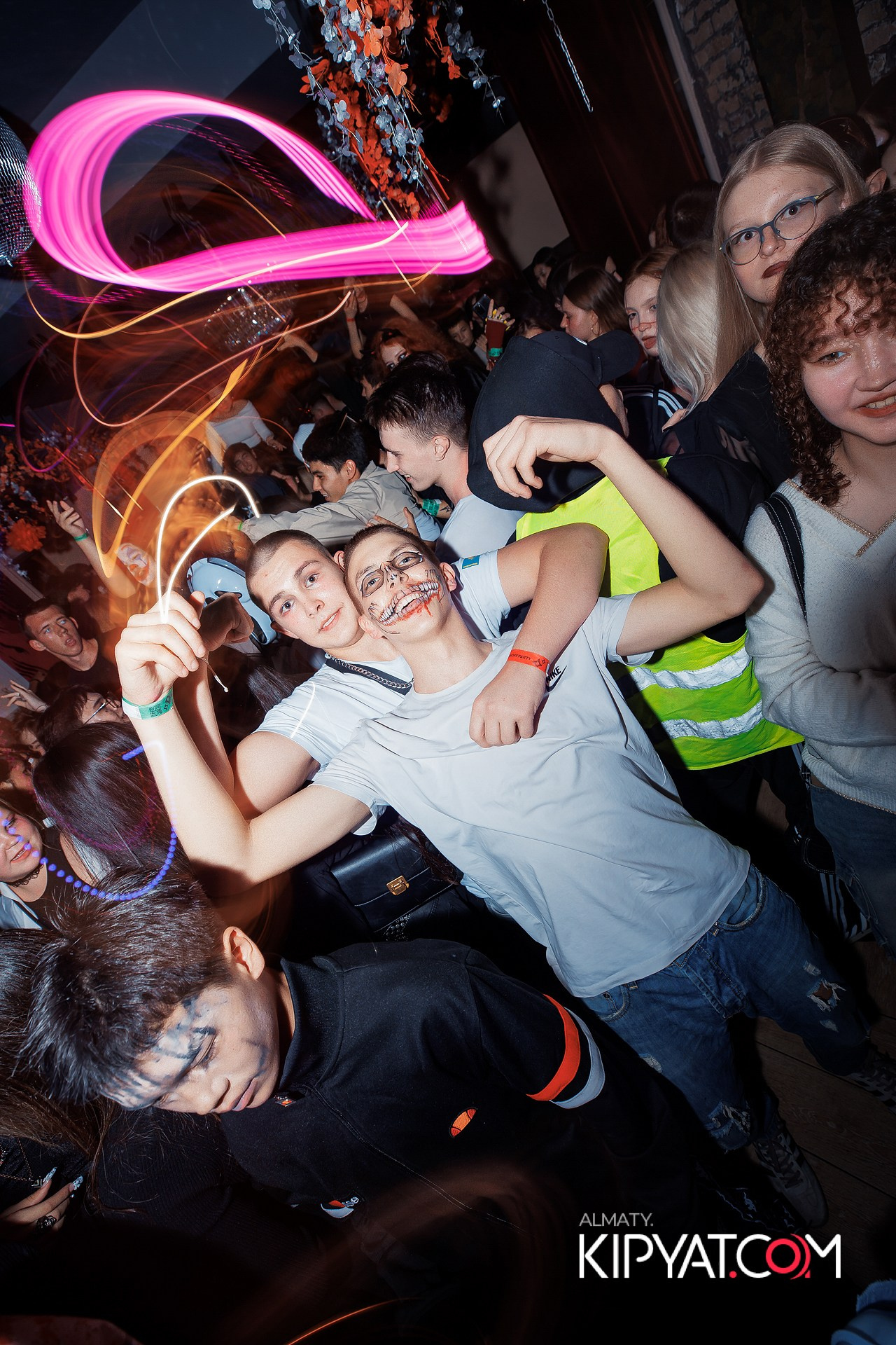 KRASNOFF PARTY ROCKY HORROR BAR. КИПЯТКОМ АЛМАТЫ!