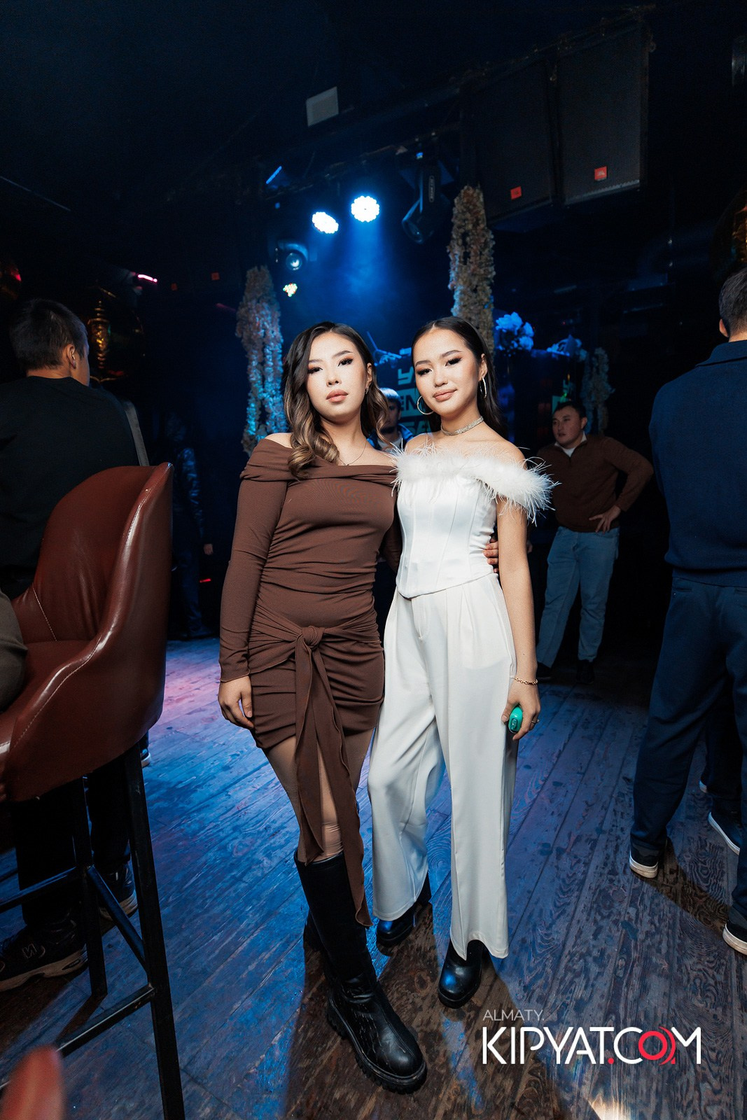 UYAT EMES BAR. КИПЯТКОМ АЛМАТЫ!