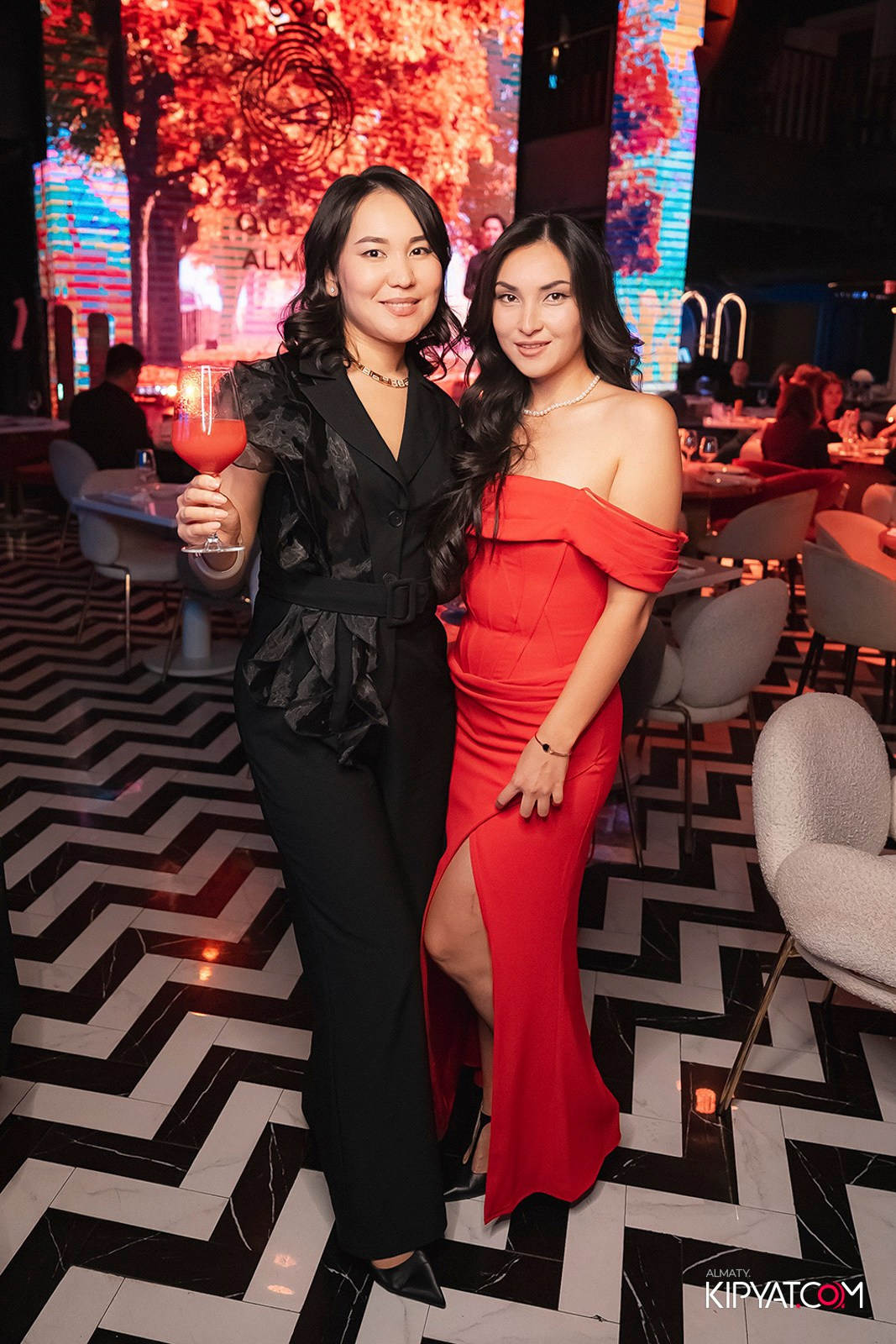 QUEEN. КИПЯТКОМ АЛМАТЫ!