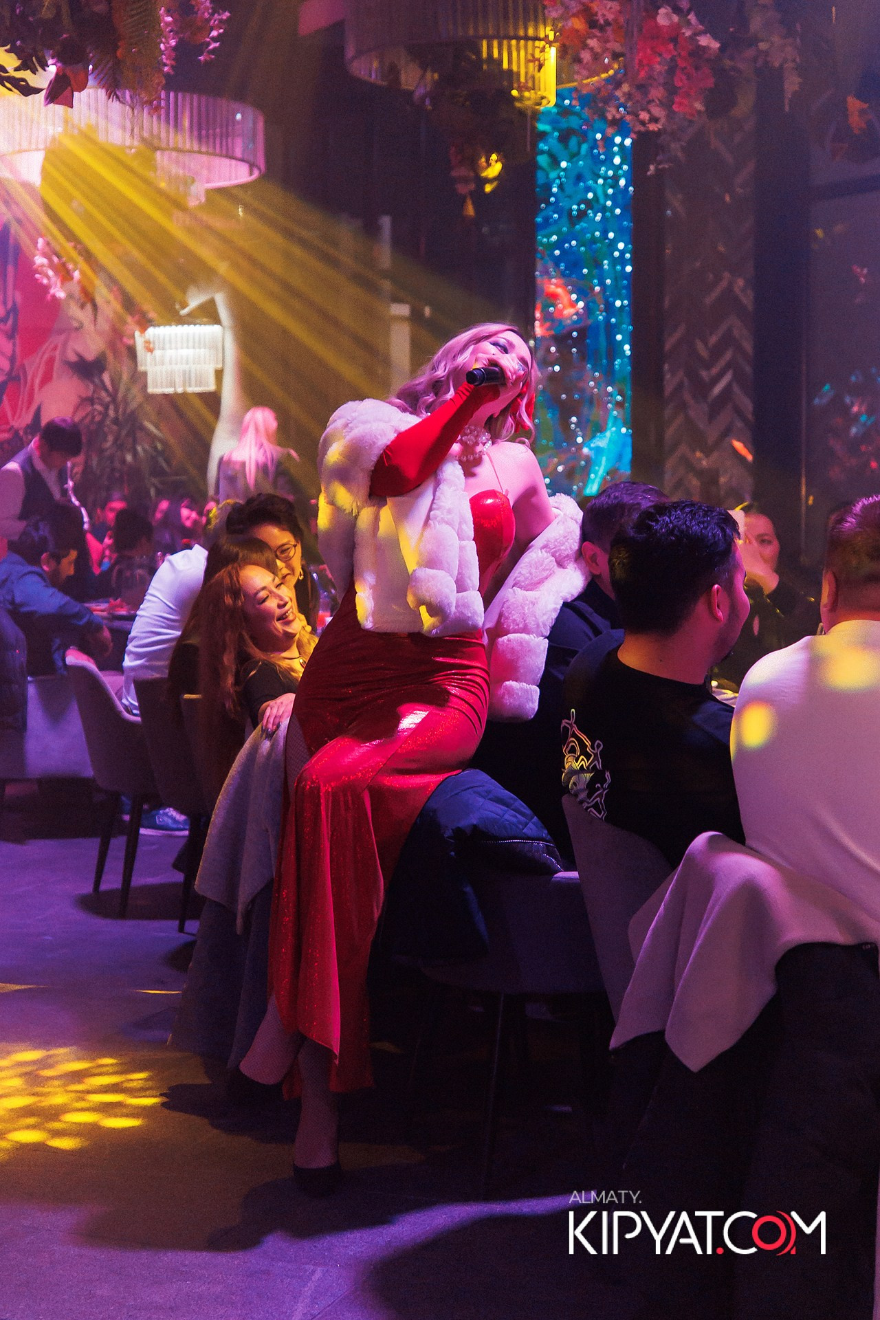 FRIENDS BAR & TERRACE. КИПЯТКОМ АЛМАТЫ!