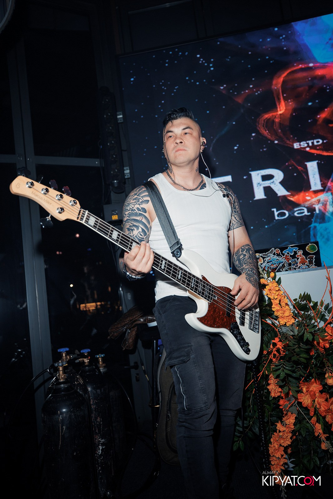 FRIENDS BAR & TERRACE. КИПЯТКОМ АЛМАТЫ!