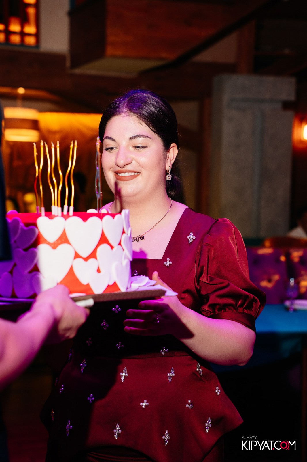 ГРУЗИНСКИЙ ДВОР НА КАБАНБАЙ БАТЫРА. КИПЯТКОМ АЛМАТЫ!