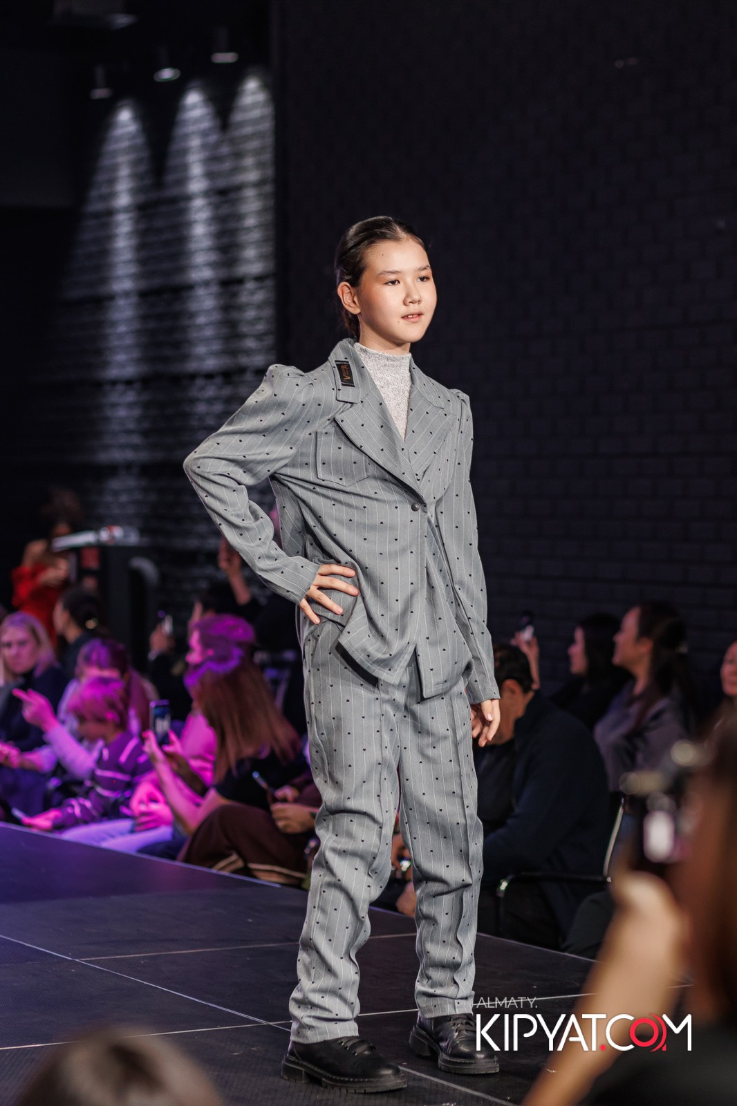 JUNIOR MODELS SHOW В РАМКАХ БЛАГОТВОРИТЕЛЬНОГО ПРОЕКТА МОДА ЗА СЧАСТЬЕ ДЕТЕЙ. КИПЯТКОМ АЛМАТЫ!