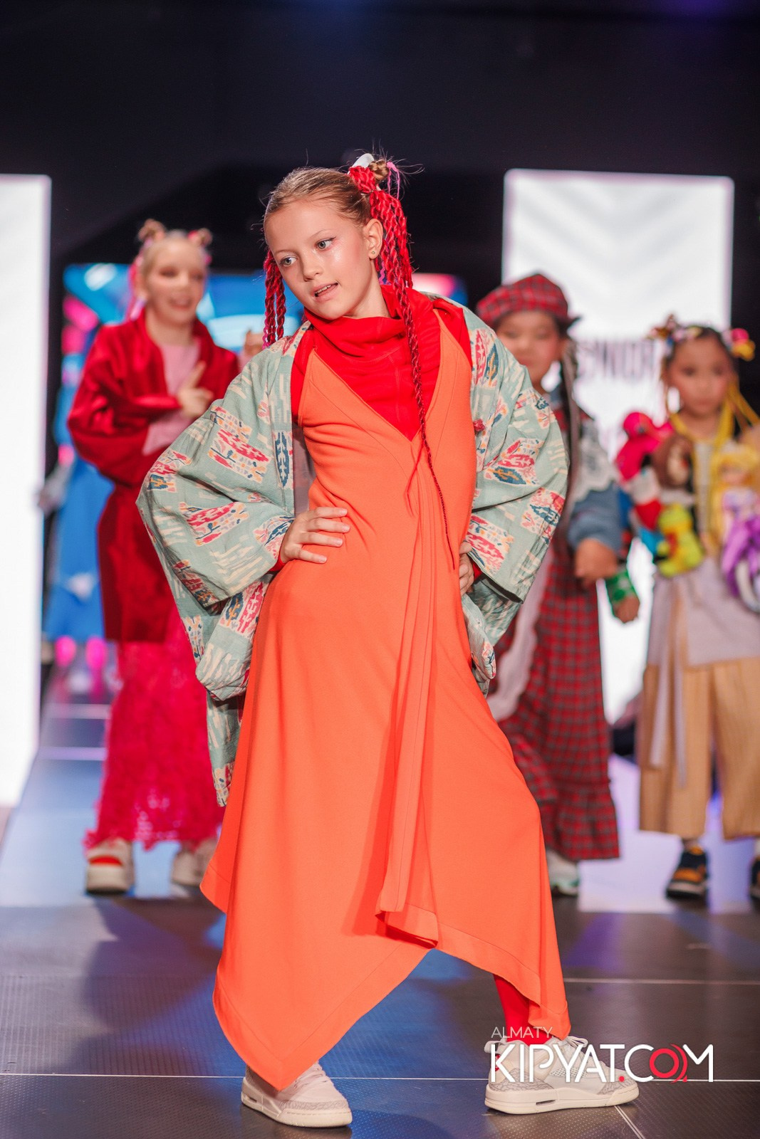 JUNIOR MODELS SHOW В РАМКАХ БЛАГОТВОРИТЕЛЬНОГО ПРОЕКТА МОДА ЗА СЧАСТЬЕ ДЕТЕЙ. КИПЯТКОМ АЛМАТЫ!