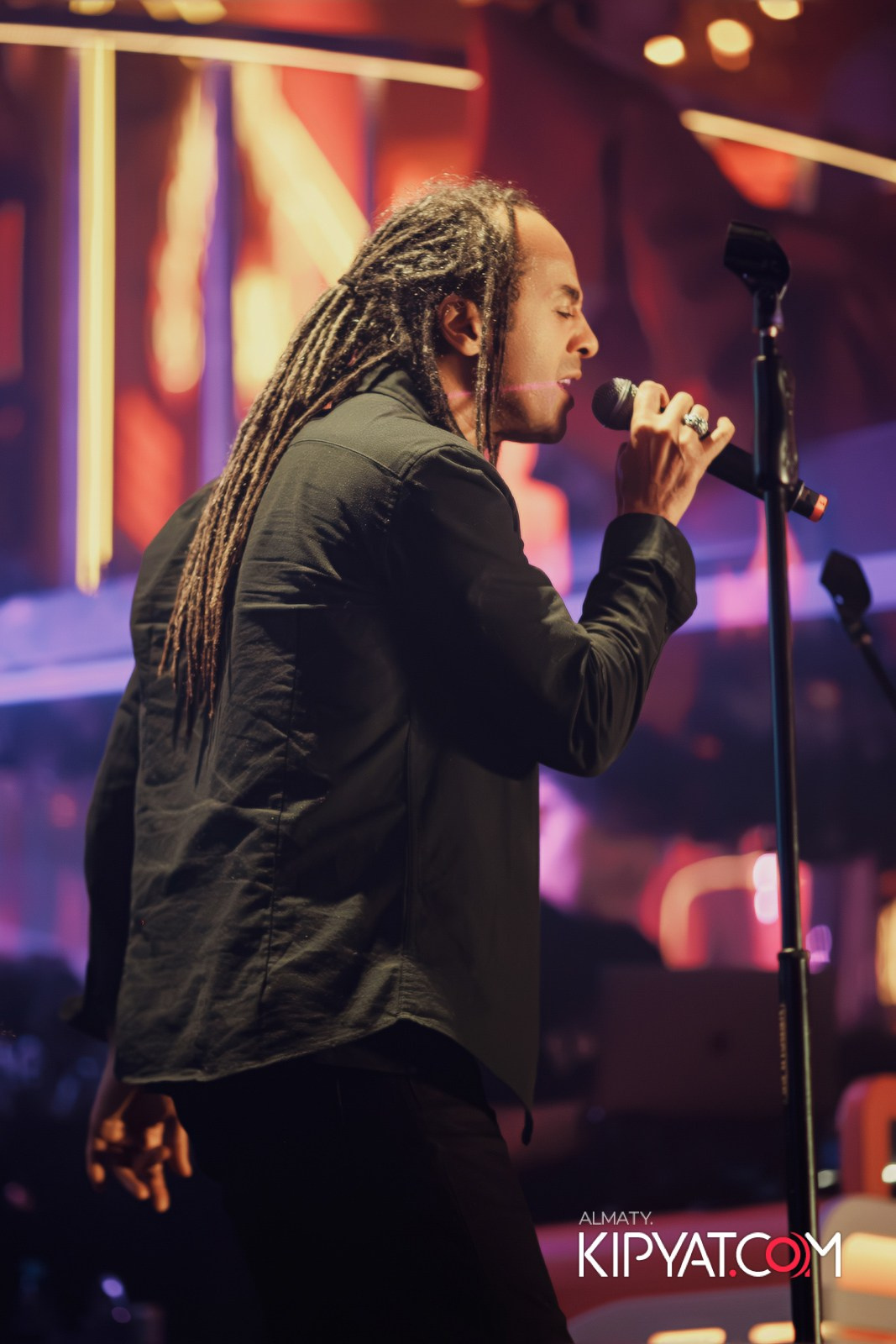 SANTA BARBARA — ПИТ ДЖЕЙСОН (ГР. ПРЕМЬЕР-МИНИСТР) И ИЛЬЯ ЗУДИН (ГР. ДИНАМИТ) НА ПРЕДНОВОГОДНЕЙ ВЕЧЕРИНКЕ. КИПЯТКОМ АЛМАТЫ!