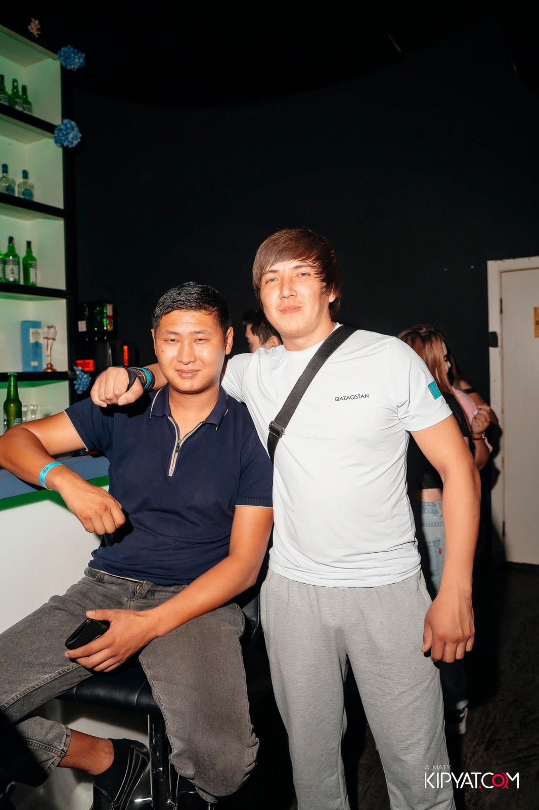 UYAT EMES BAR. КИПЯТКОМ АЛМАТЫ!