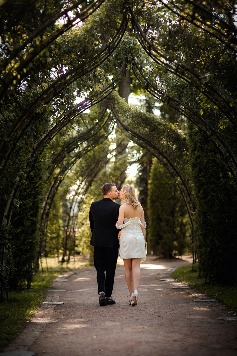 Свадебная фотосессия на улице. Свадебный фотограф в Санкт-Петербурге Антон Владимиров