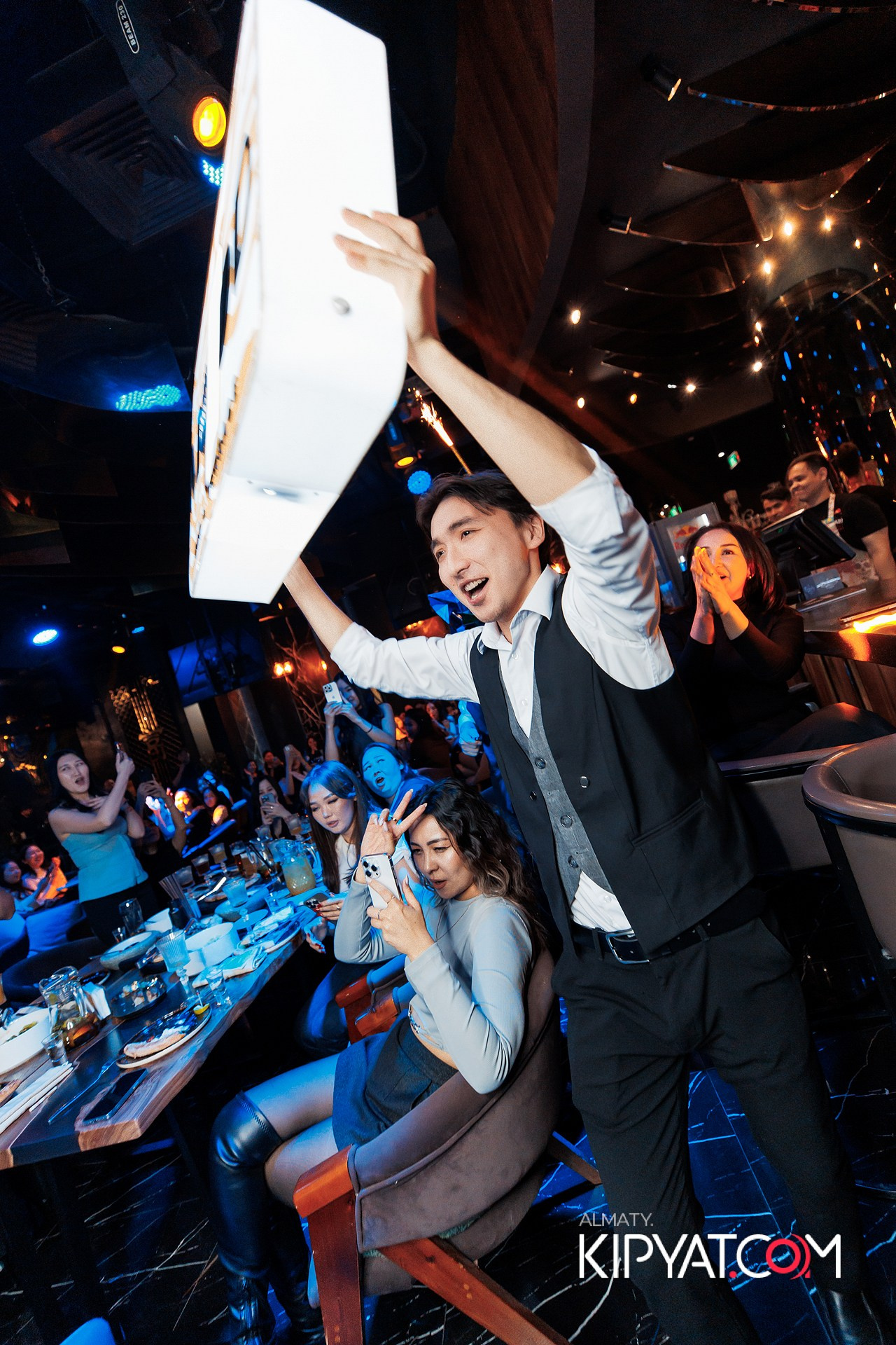 MOOD KARAOKE & TERRACE. КИПЯТКОМ АЛМАТЫ!