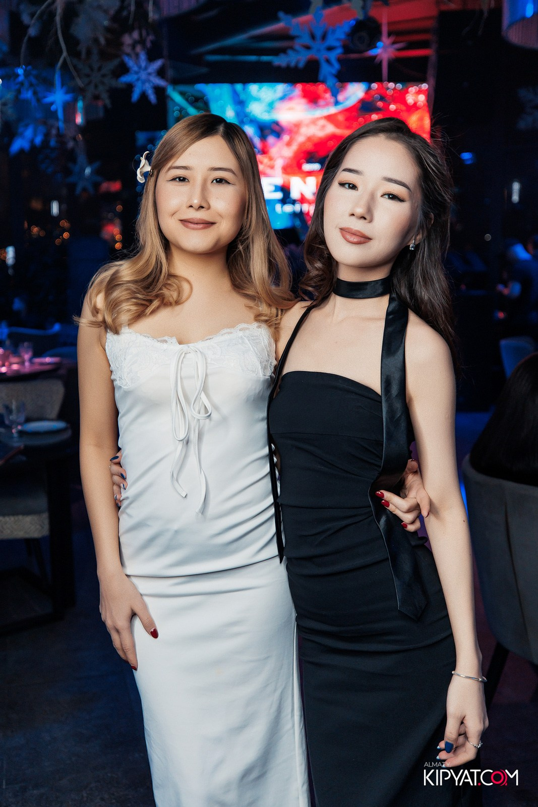 FRIENDS BAR & TERRACE. КИПЯТКОМ АЛМАТЫ!