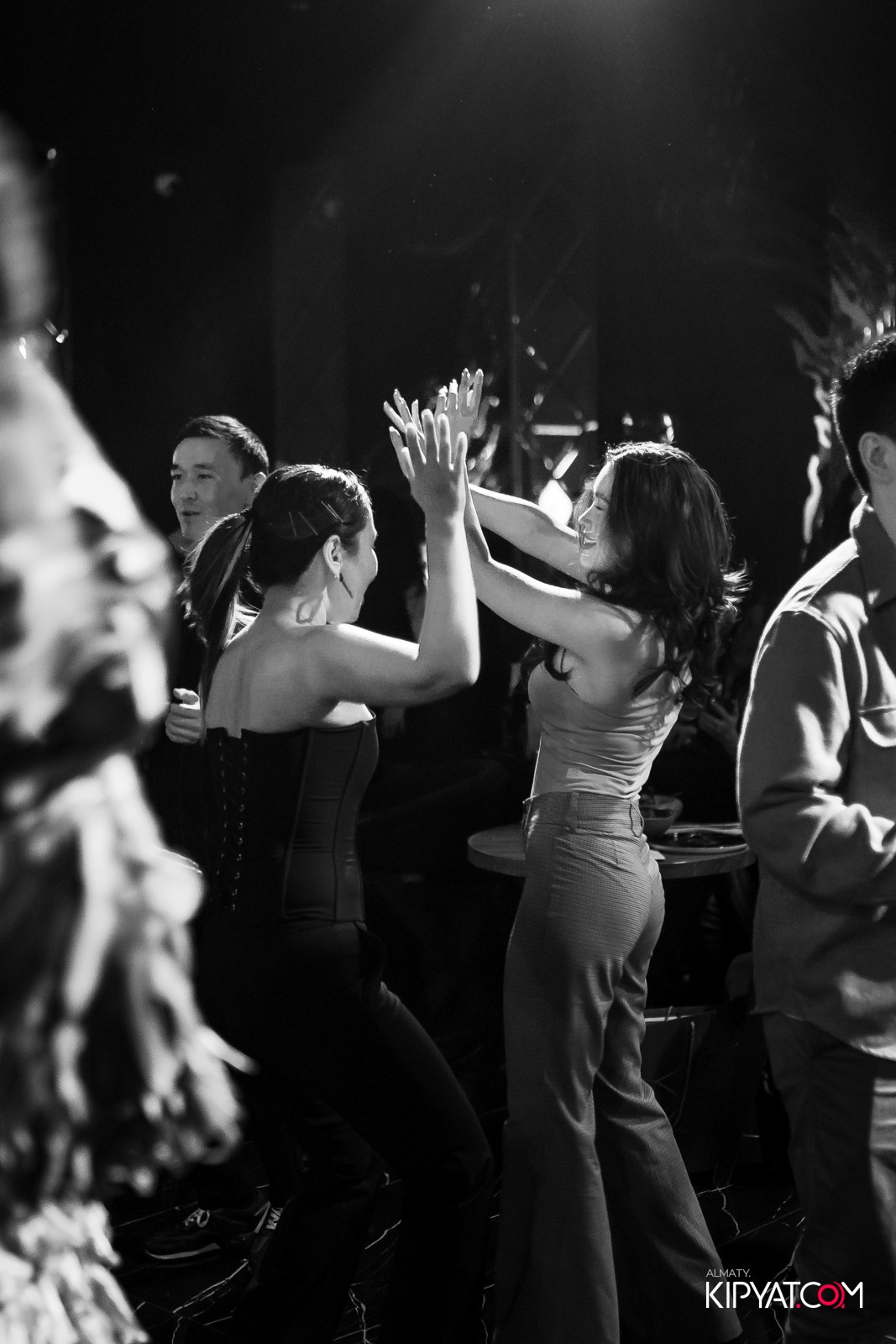 MOOD KARAOKE & TERRACE. КИПЯТКОМ АЛМАТЫ!