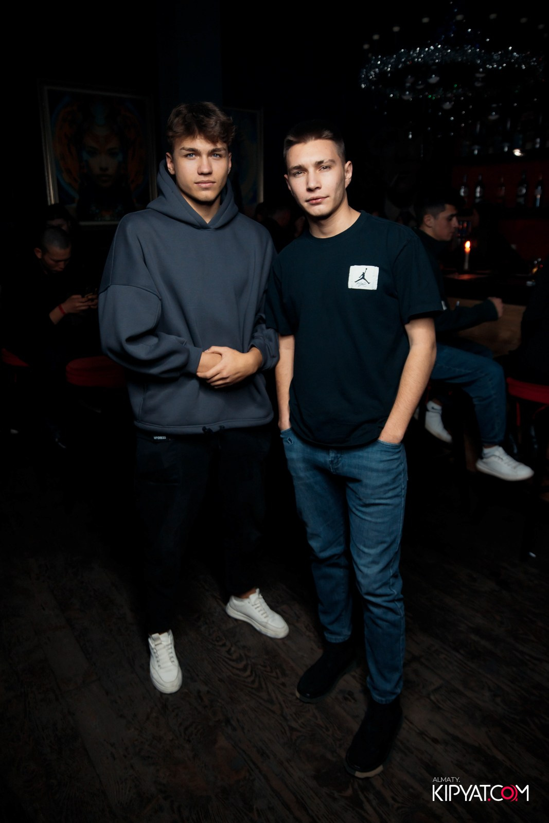 UYAT EMES BAR. КИПЯТКОМ АЛМАТЫ!