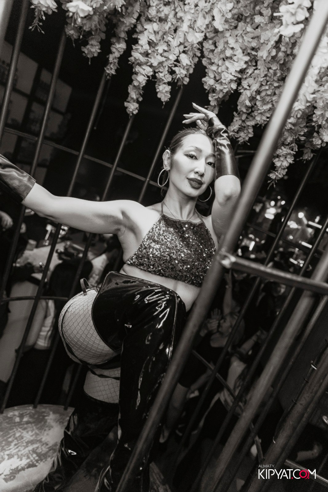 UYAT EMES BAR. КИПЯТКОМ АЛМАТЫ!