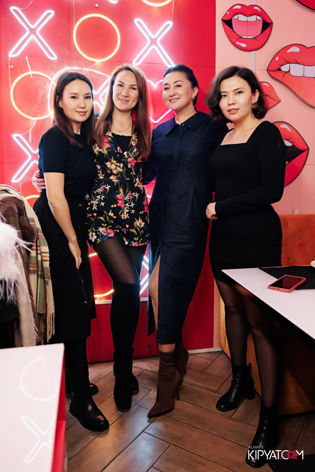 ЗАЯ, НА БИС. КИПЯТКОМ АЛМАТЫ!