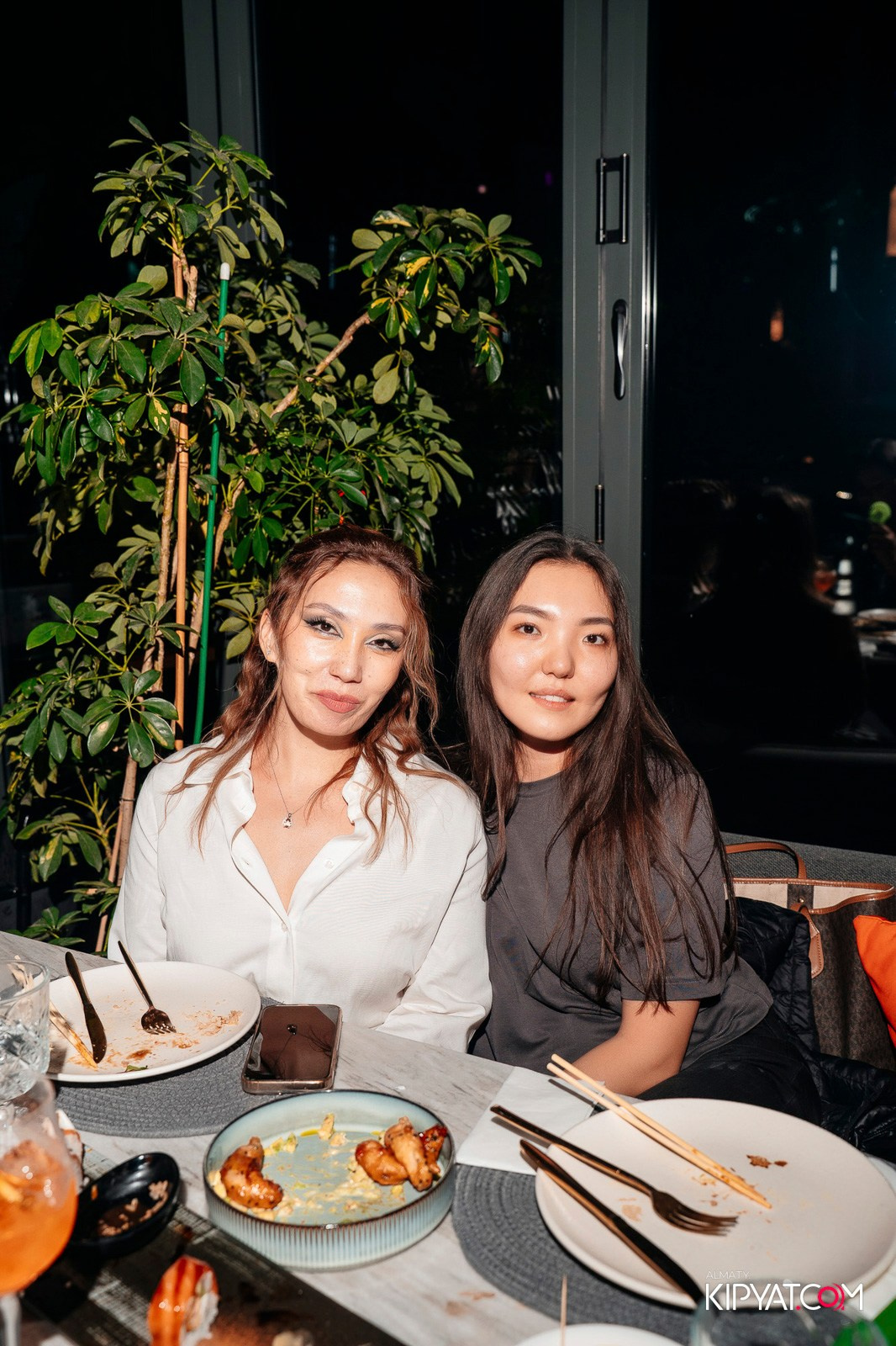 FRIENDS BAR & TERRACE. КИПЯТКОМ АЛМАТЫ!