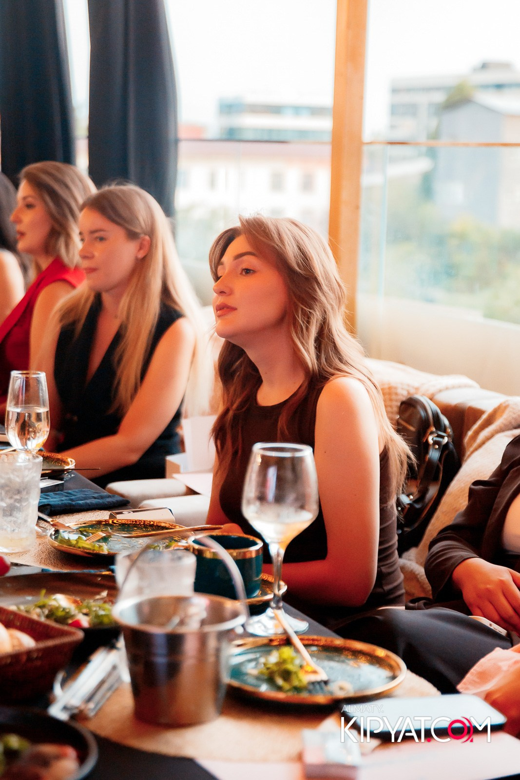 OBLAKO LOUNGE BAR. КИПЯТКОМ АЛМАТЫ!