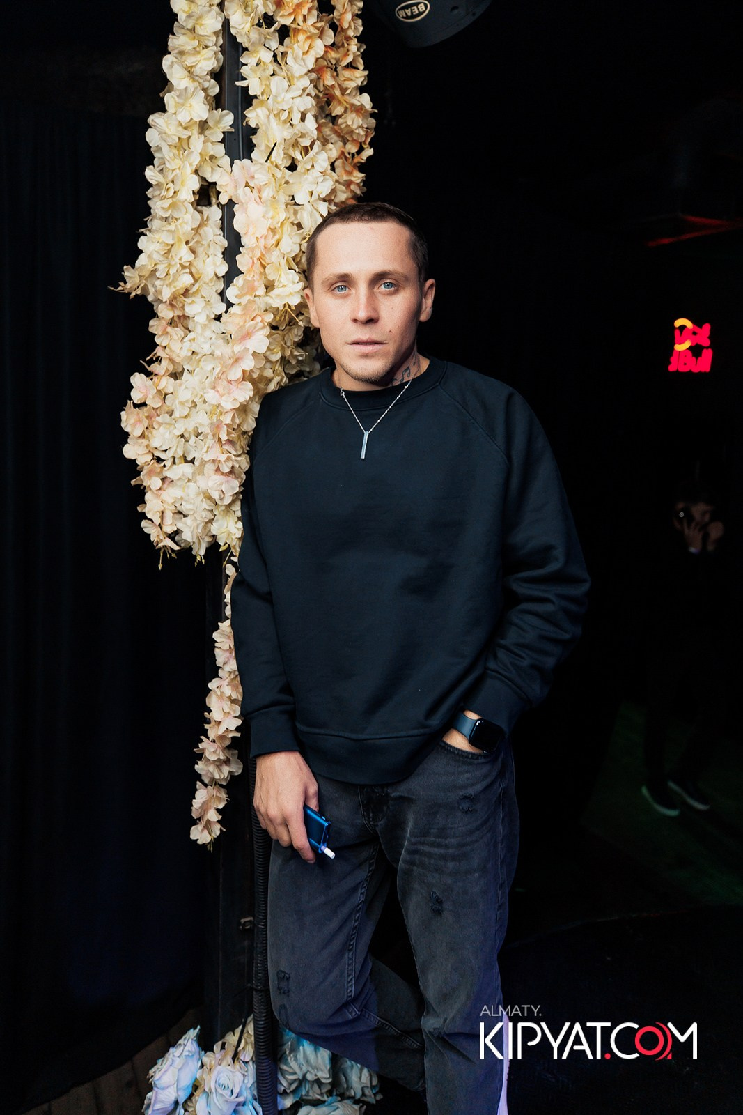 UYAT EMES BAR. КИПЯТКОМ АЛМАТЫ!