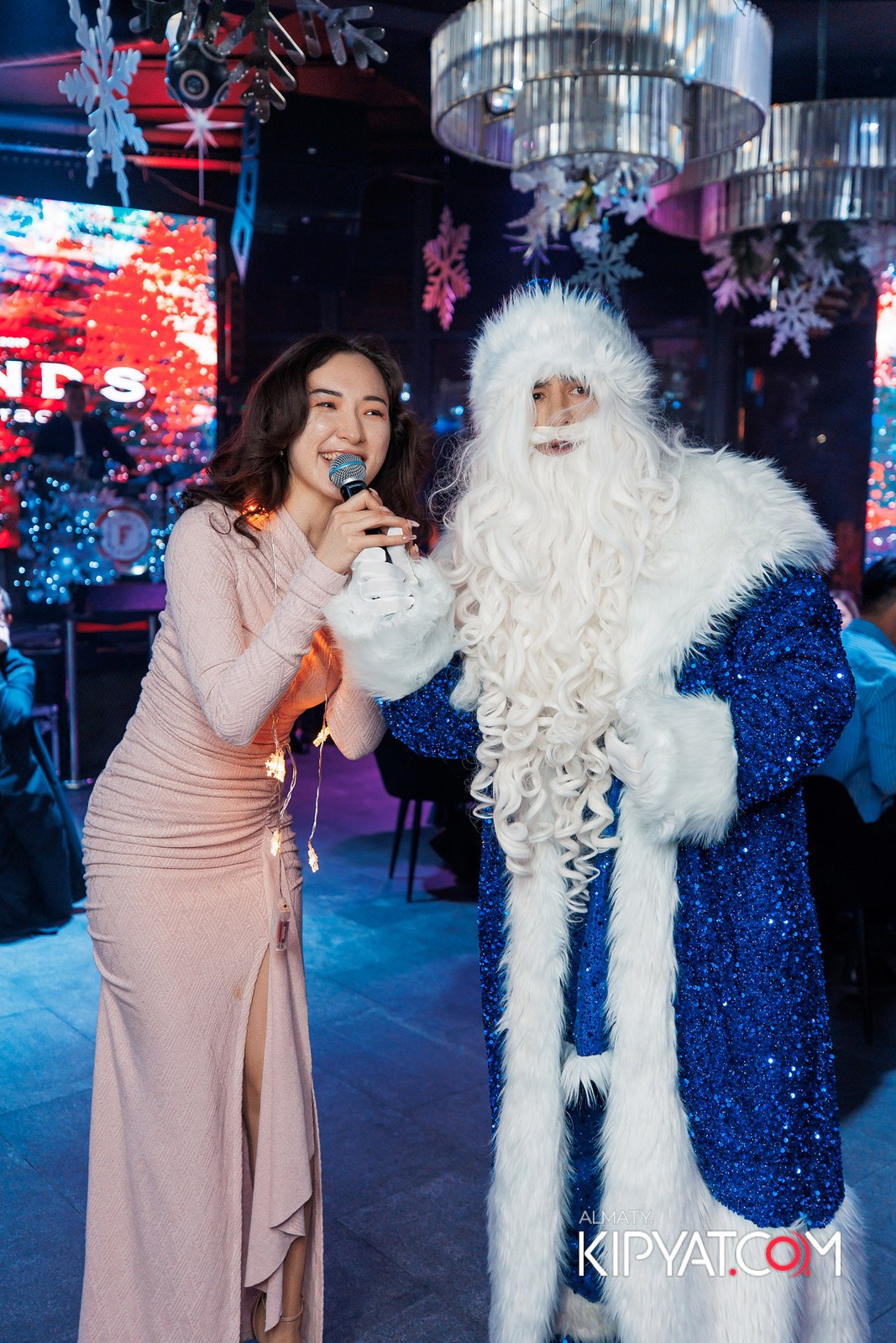 FRIENDS BAR & TERRACE. КИПЯТКОМ АЛМАТЫ!