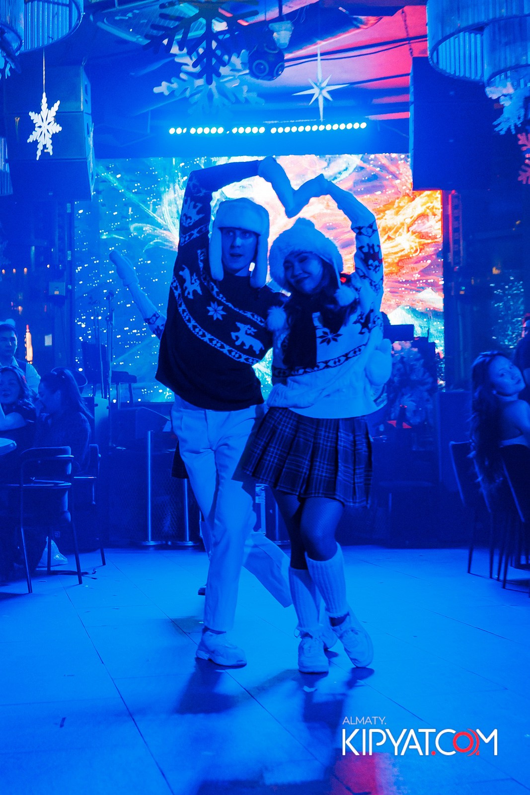 FRIENDS BAR & TERRACE. КИПЯТКОМ АЛМАТЫ!