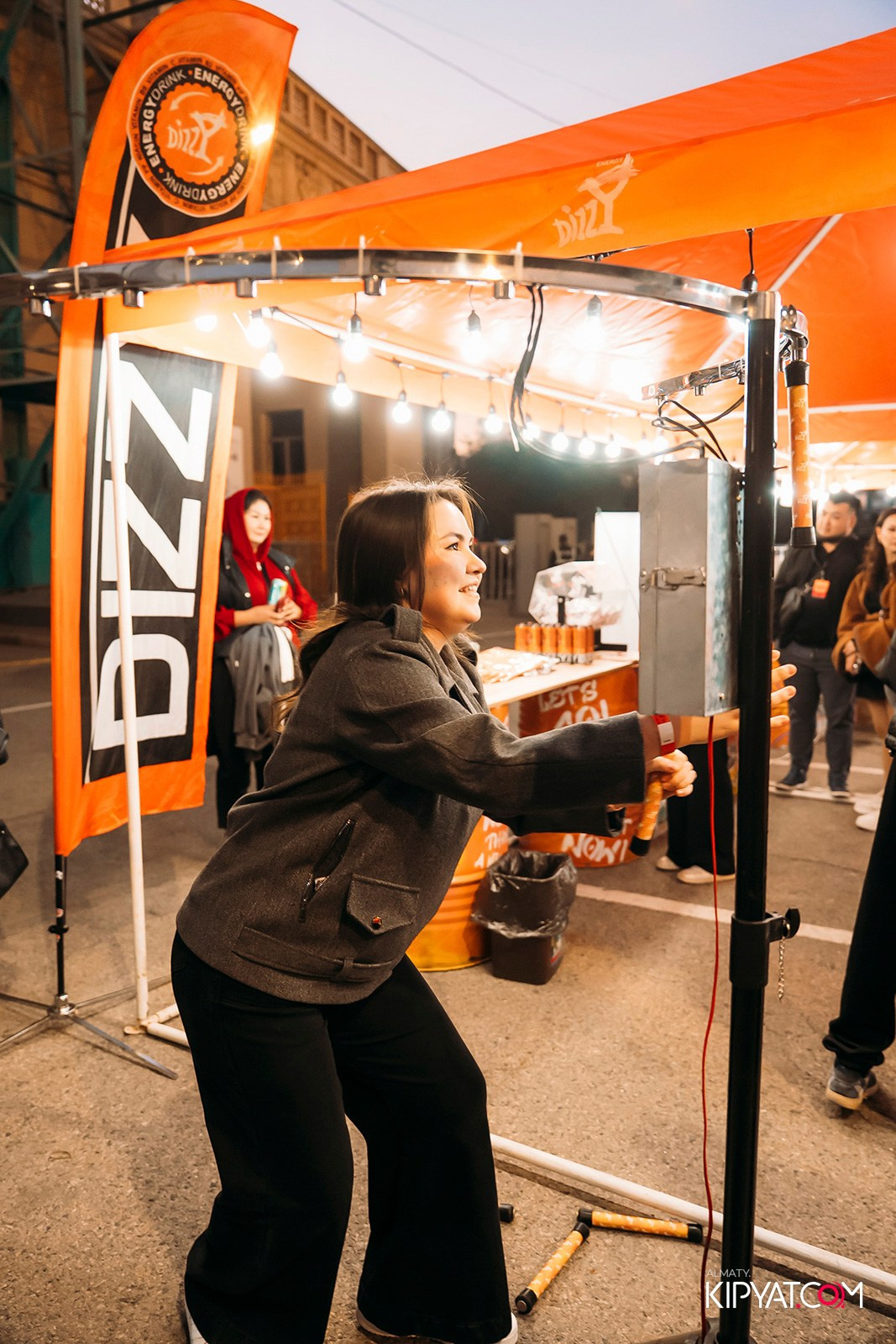 КОНЦЕРТ МИРАСА ЖУГУНУСОВА НА ЦЕНТРАЛЬНОМ СТАДИОНЕ. КИПЯТКОМ АЛМАТЫ!