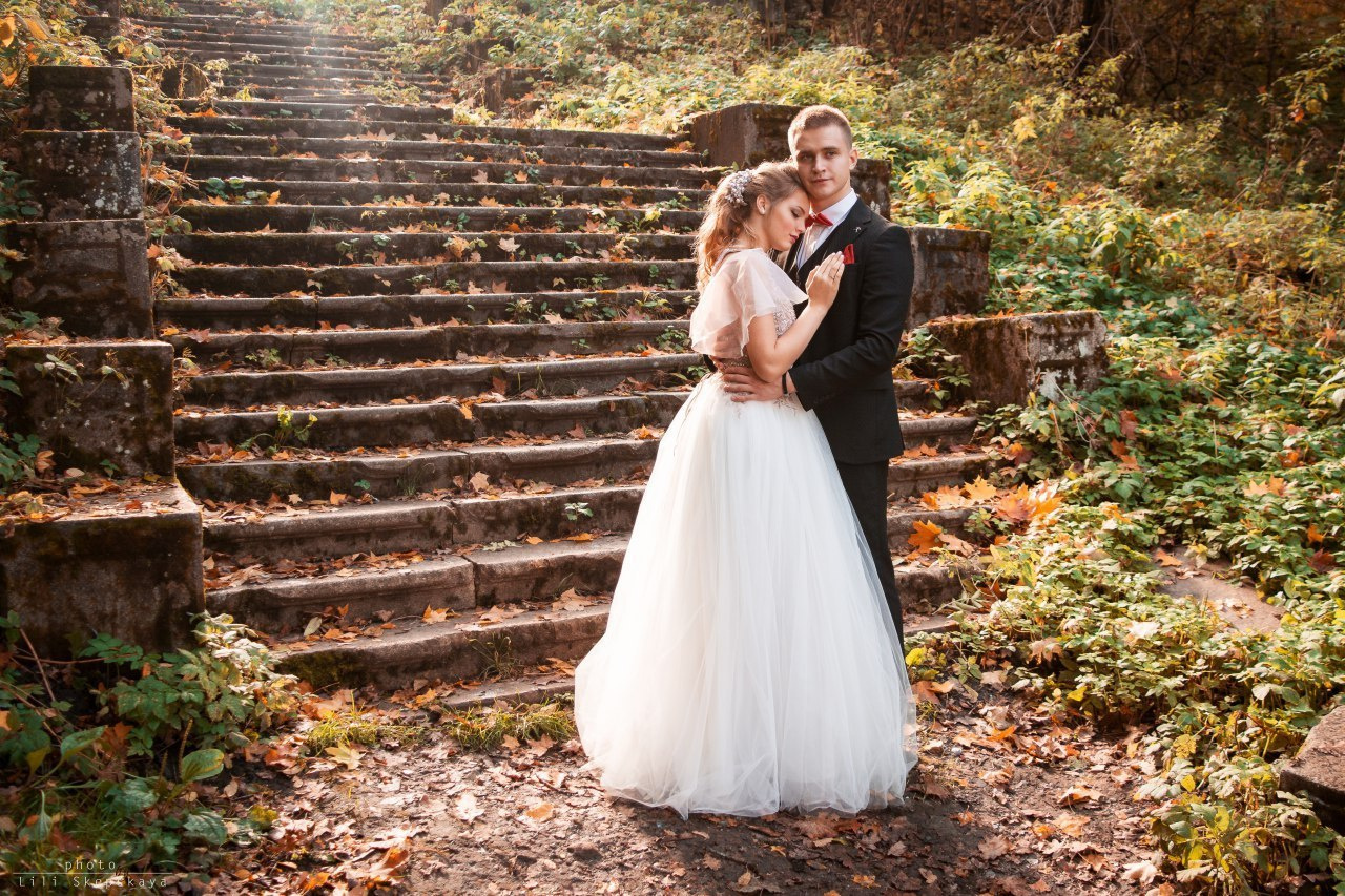 Свадьба в Хотылево, мастер класс по свадебной съемке, жених, невеста, осень, каменная лестница, развалины