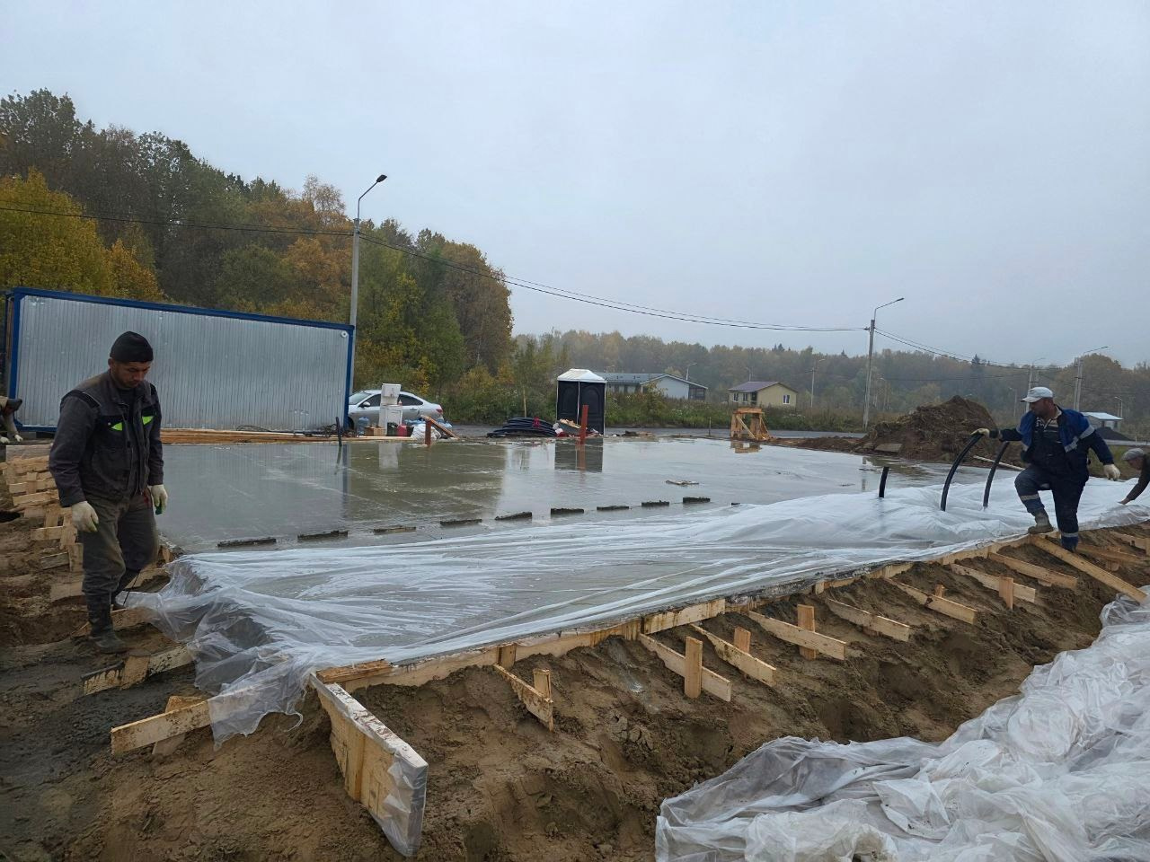 Заливка плиты бетоном