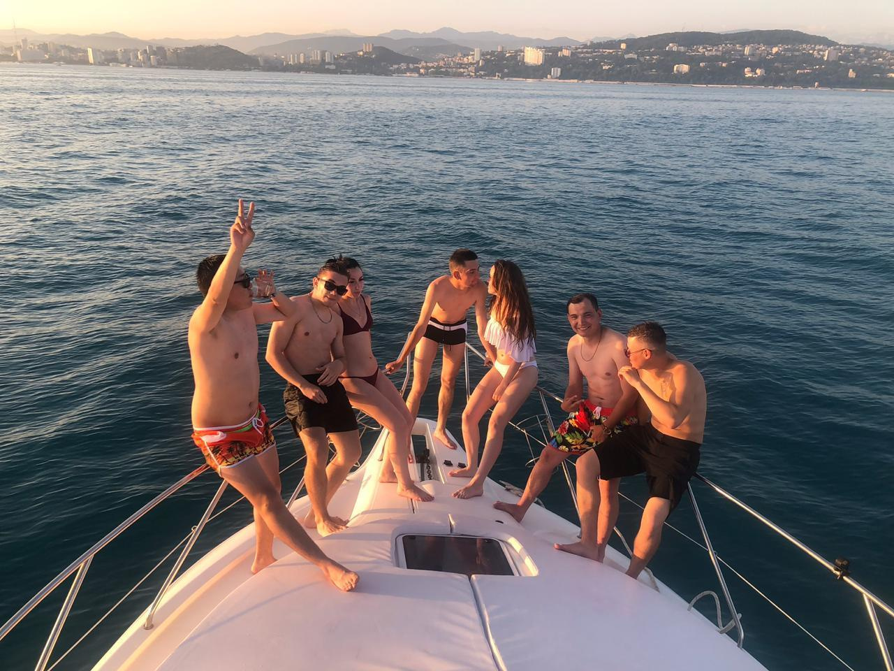 Аренда гидроцикла в сочи,прогулки на яхте в сочи,прогулка на яхте сочи