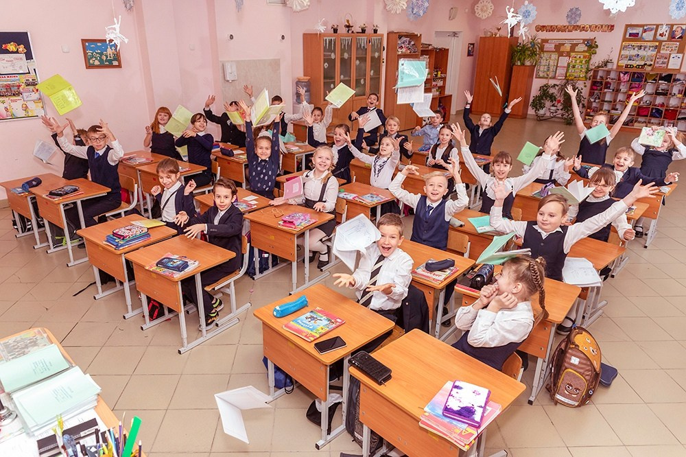 В школе. Выпускные альбомы СПБ. Фотограф в Садик и Школу