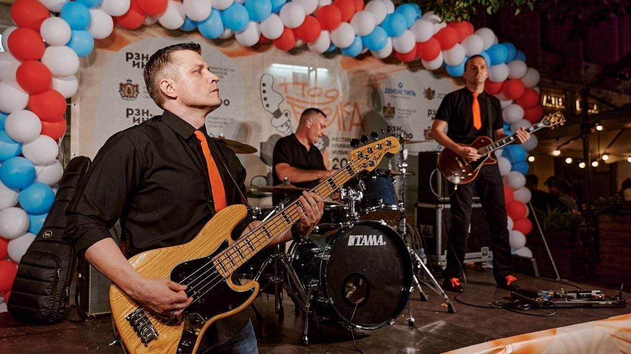 Выступление на подбелке. JET FOX — рок-группа из Рязани и Москвы | Музыка и концерты