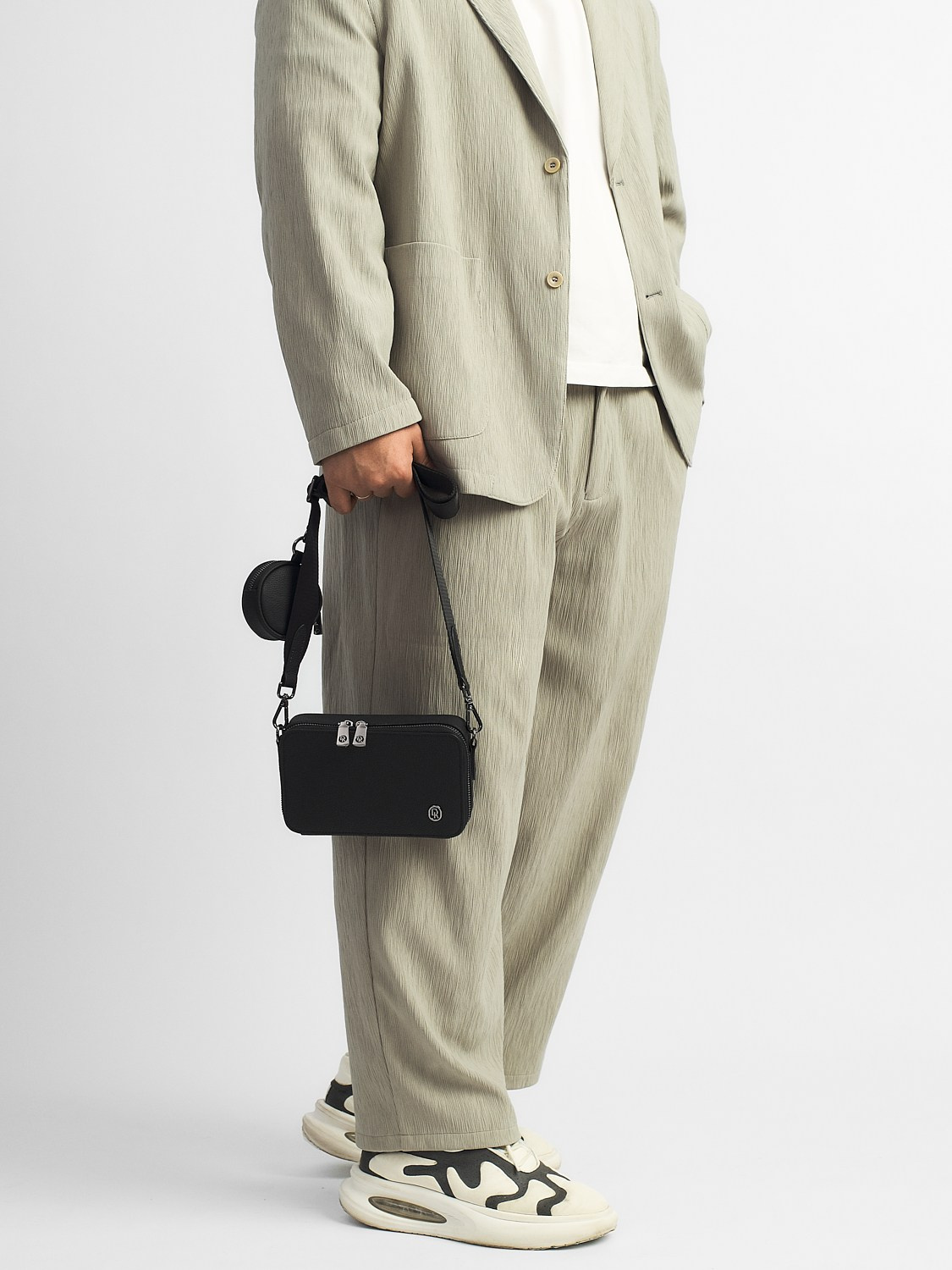 Сумки и кошельки. Предметная фотосъемка в Алматы. Предметный фотограф для маркетплейстов Артур Ахмадиев