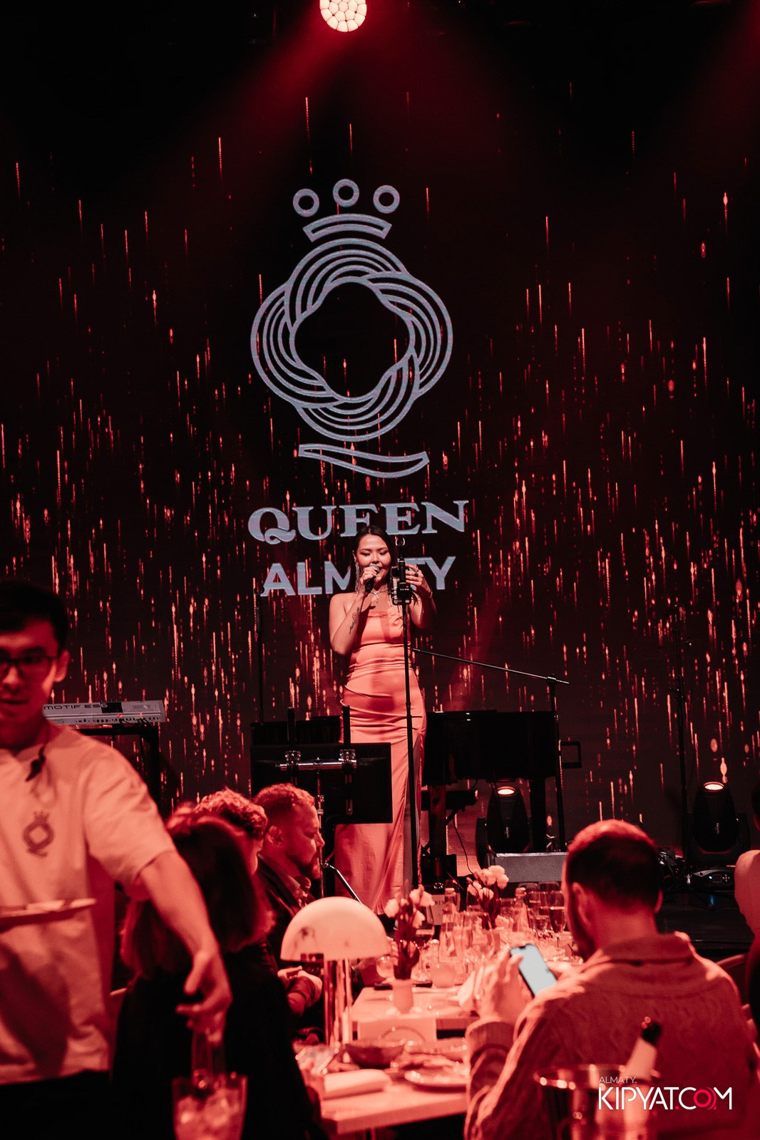 МИХАИЛ ШУФУТИНСКИЙ С СОЛЬНЫМ КОНЦЕРТОМ В QUEEN ALMATY. КИПЯТКОМ АЛМАТЫ!