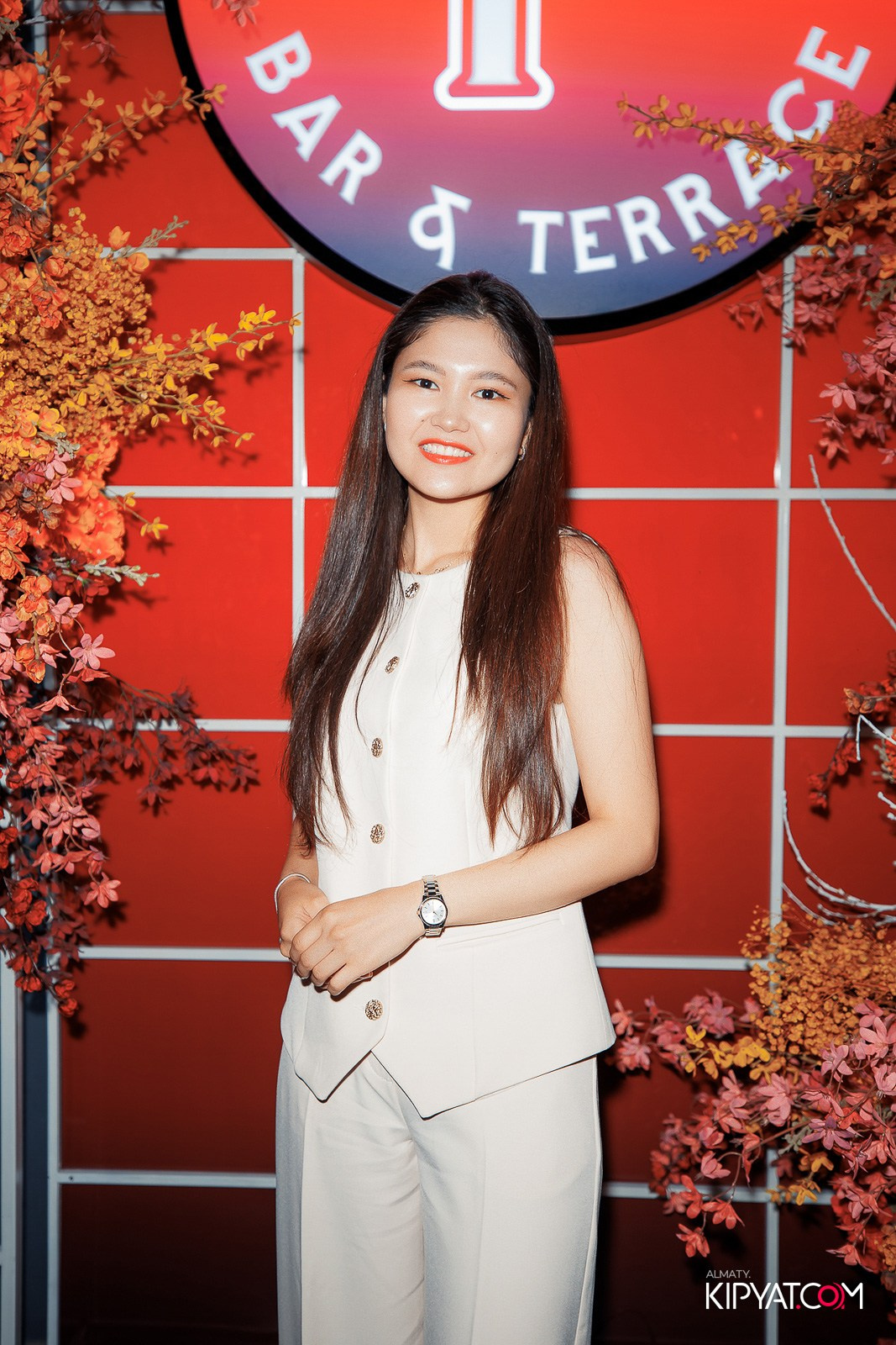 FRIENDS BAR & TERRACE. КИПЯТКОМ АЛМАТЫ!