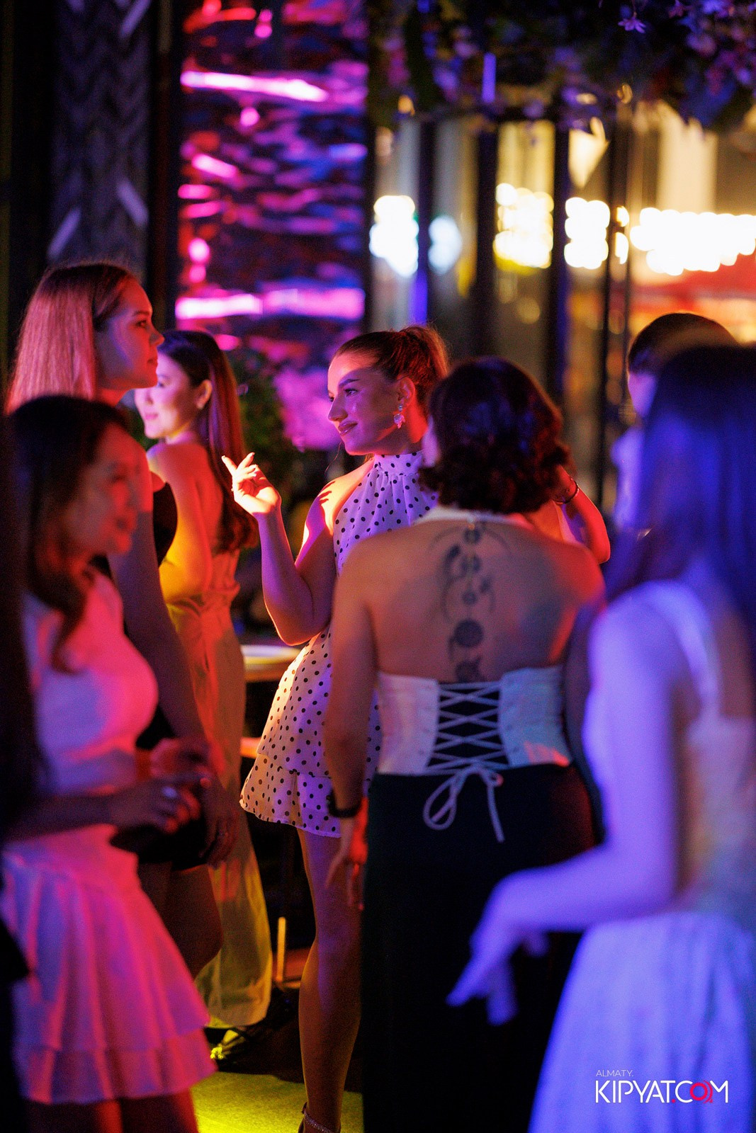 FRIENDS BAR & TERRACE. КИПЯТКОМ АЛМАТЫ! Фотосъемка мероприятий в Алматы
