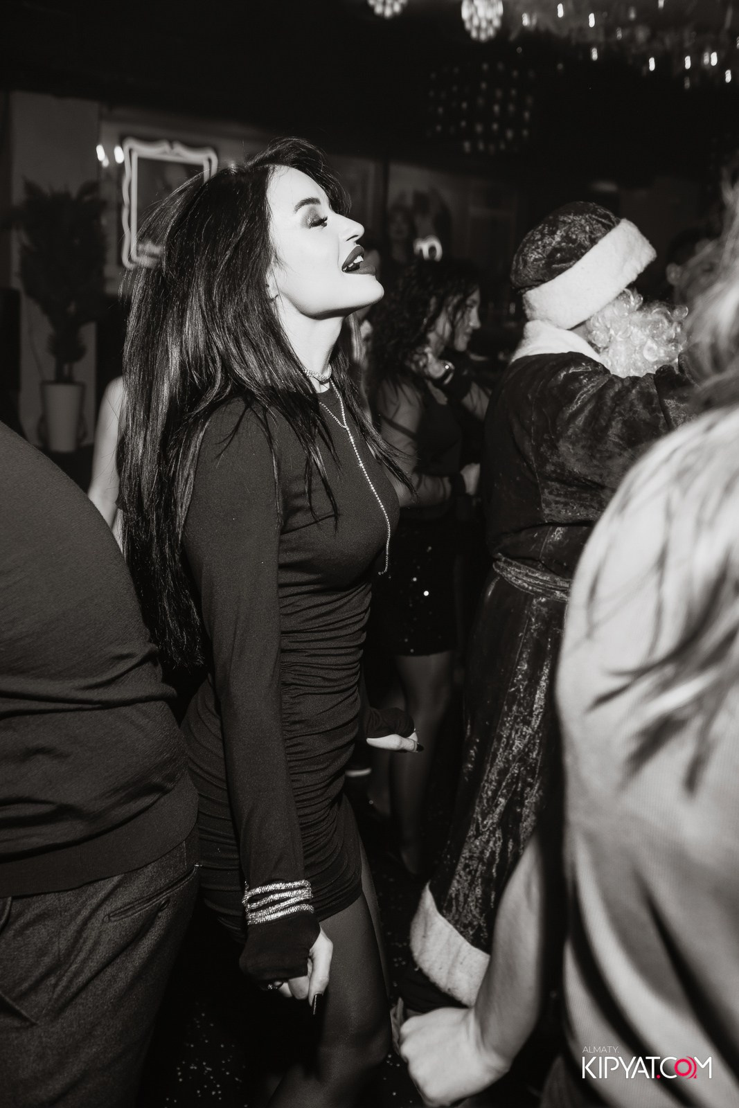 FITNESS ЁЛКА в ночном клубе SANTA BARBARA. КИПЯТКОМ АЛМАТЫ!