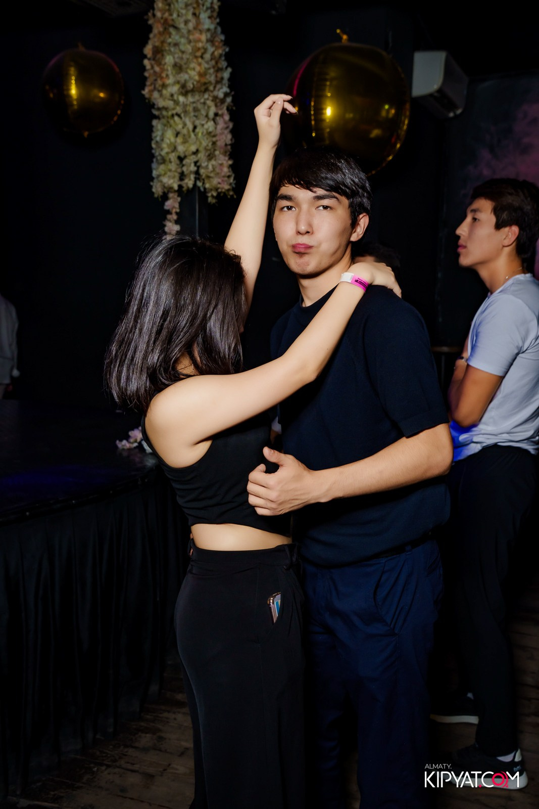 UYAT EMES BAR. КИПЯТКОМ АЛМАТЫ!