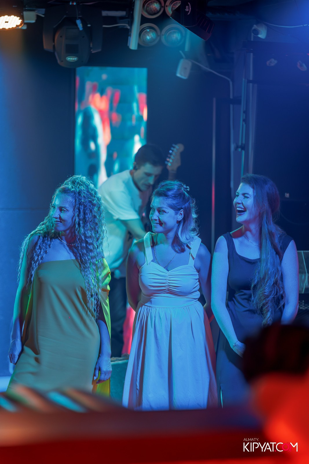 MUNCHEN PUB. КИПЯТКОМ АЛМАТЫ!