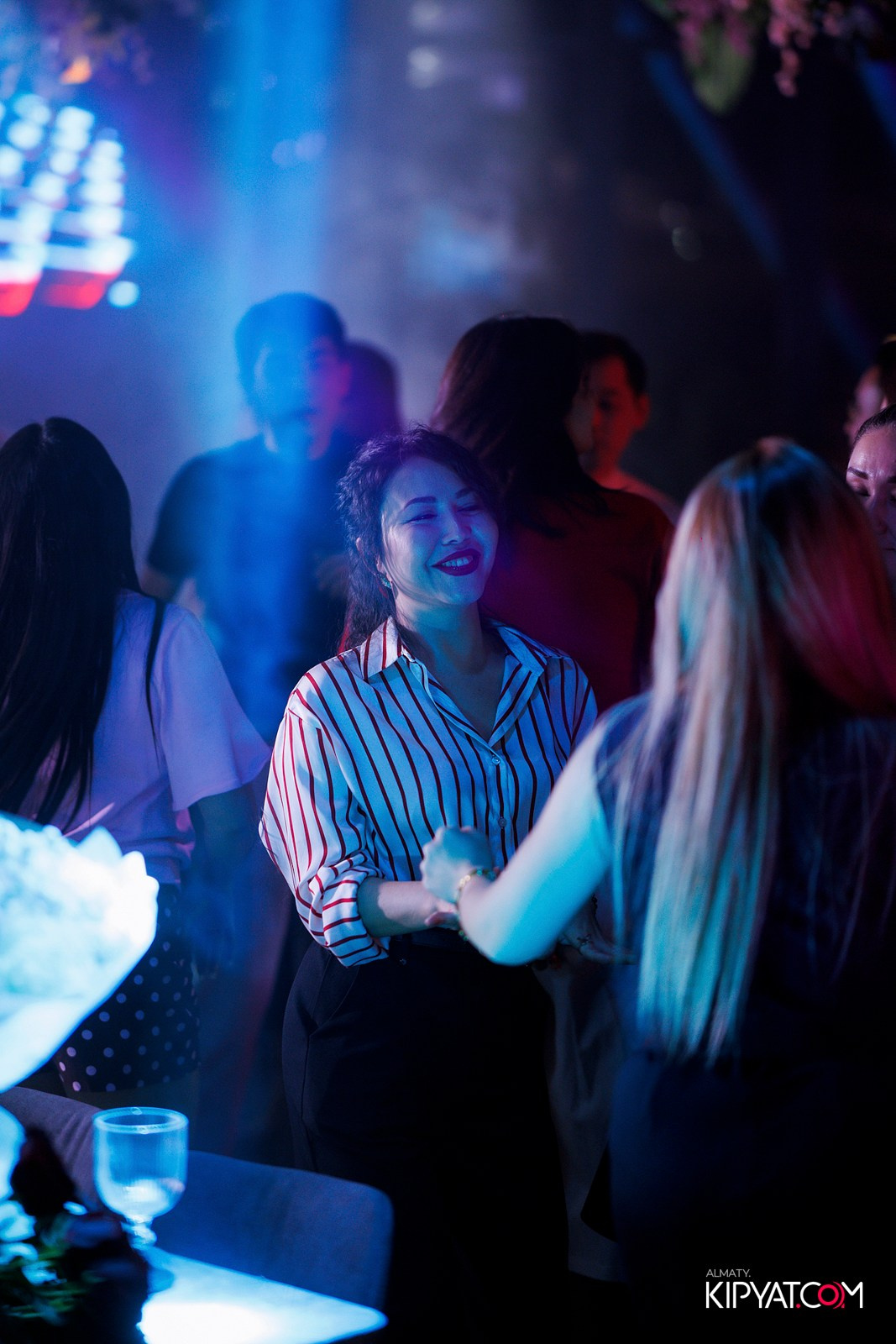 FRIENDS BAR & TERRACE. КИПЯТКОМ АЛМАТЫ! Фотосъемка мероприятий в Алматы