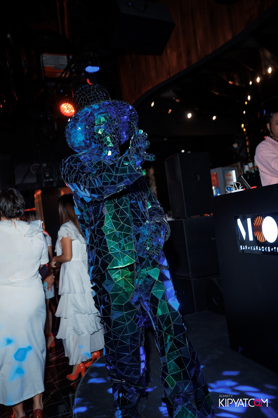 MOOD KARAOKE & TERRACE. КИПЯТКОМ АЛМАТЫ!