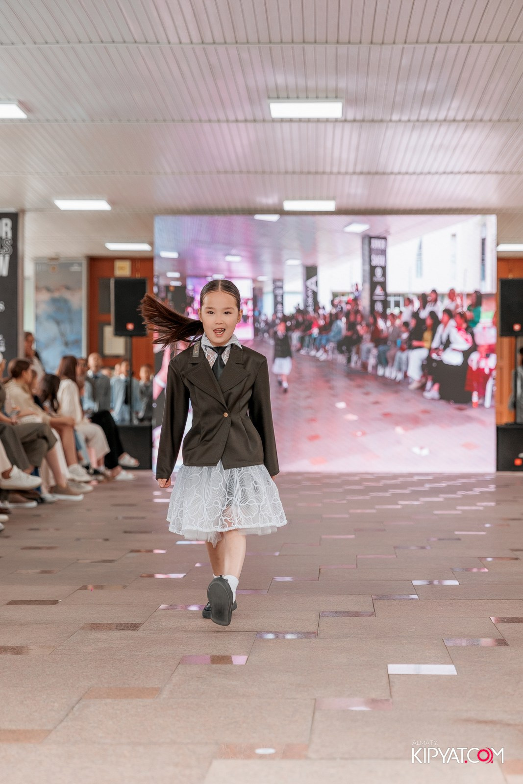 JUNIOR FASHION SHOW. КИПЯТКОМ АЛМАТЫ!