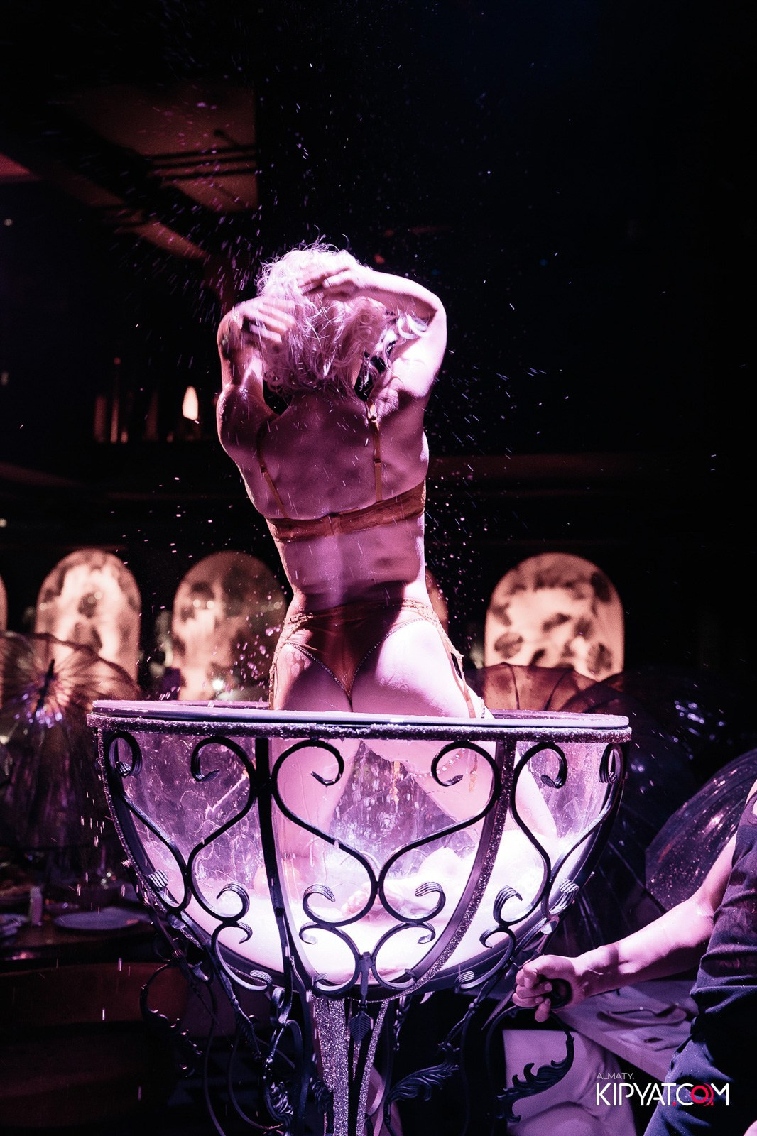 QUEEN. КИПЯТКОМ АЛМАТЫ!