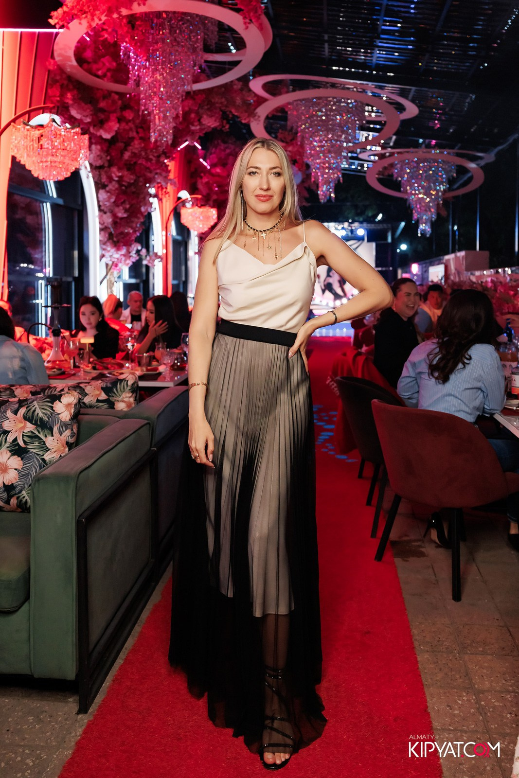 НОДАР РЕВИЯ В «ЗАЯ, НА БИС». КИПЯТКОМ АЛМАТЫ!