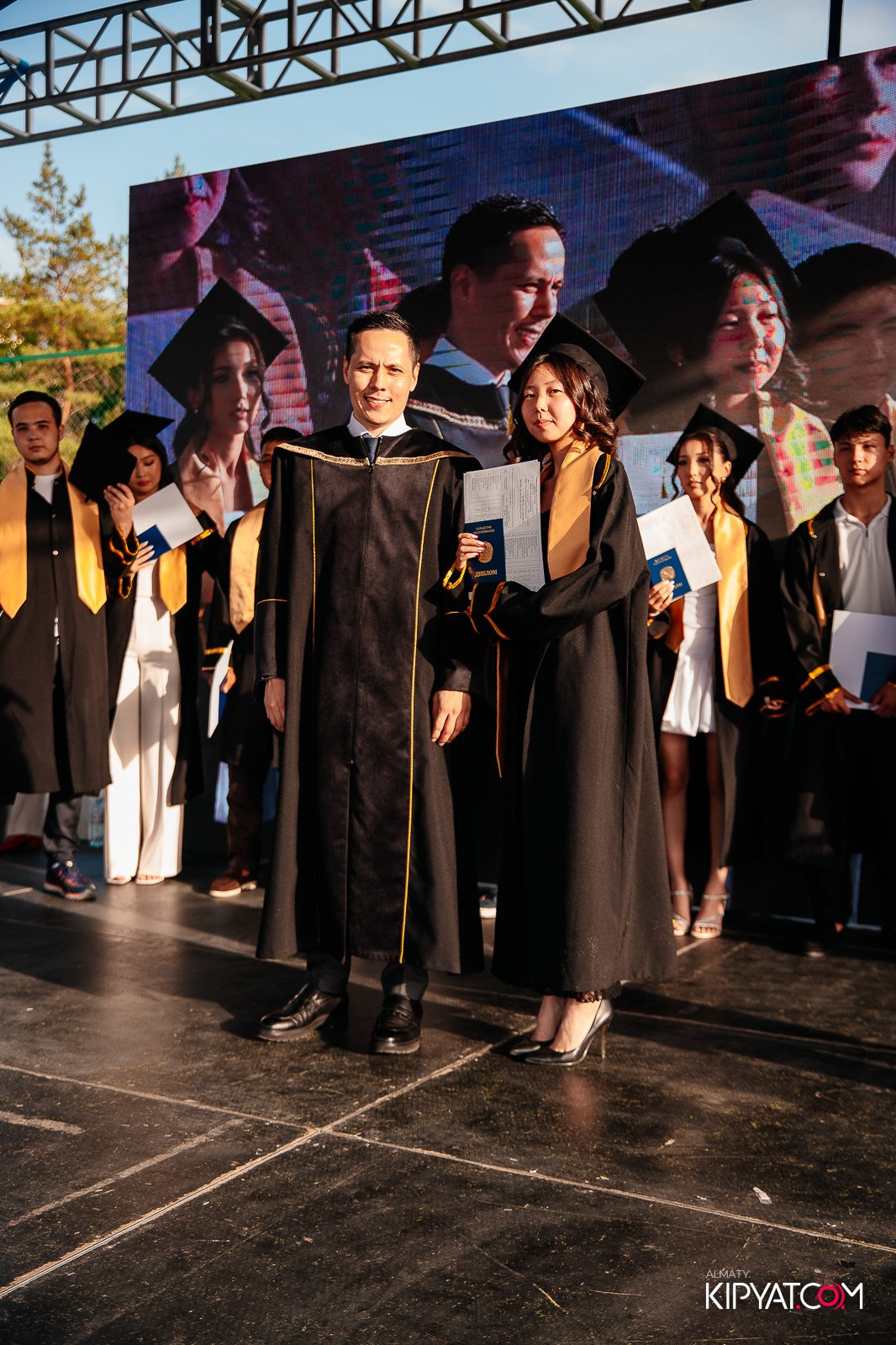 ВРУЧЕНИЕ ДИПЛОМОВ — НАРХОЗ КОЛЛЕДЖ. Part 3. КИПЯТКОМ АЛМАТЫ!