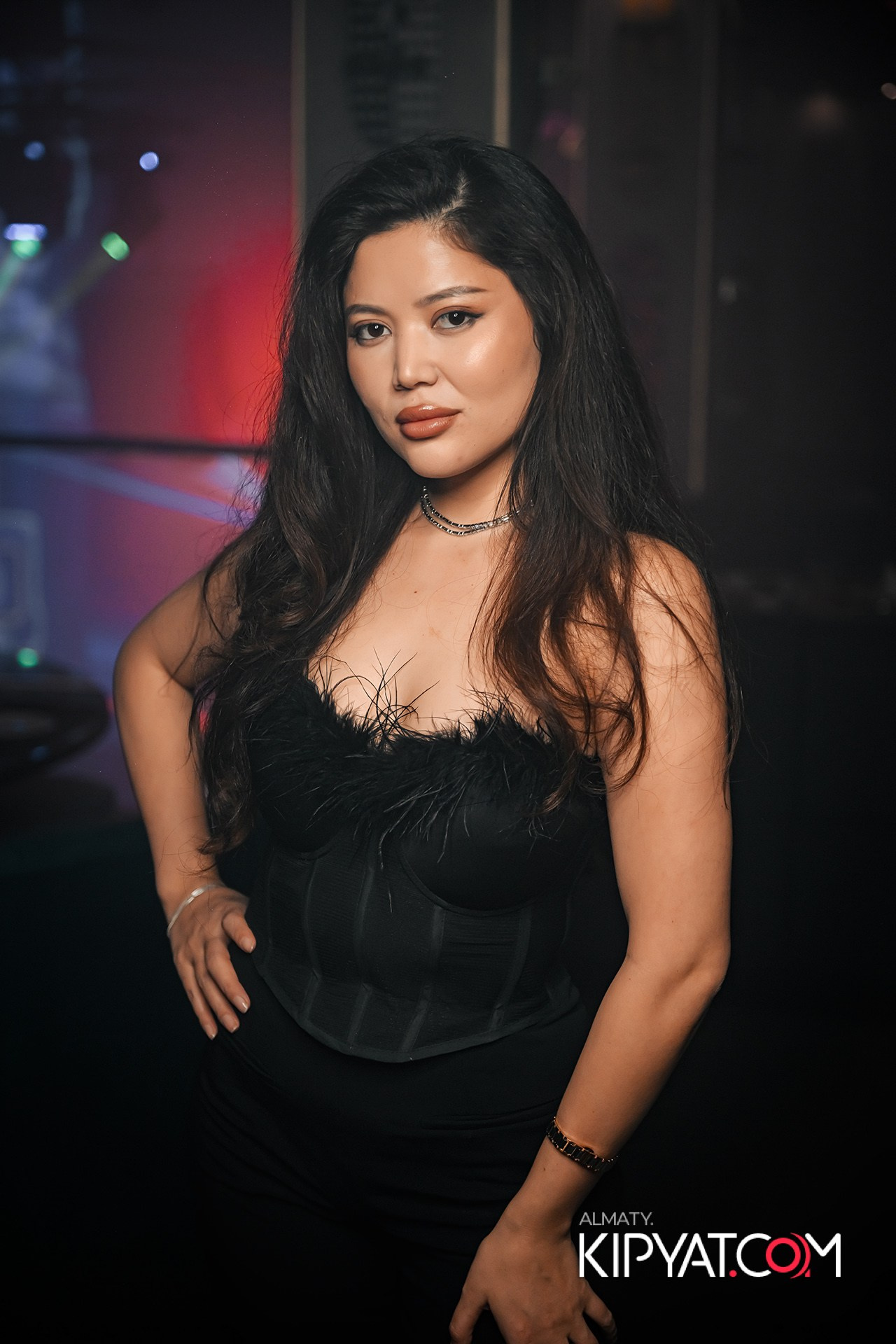 SANTA BARBARA ВЫСТУПЛЕНИЕ ГРУППЫ БРАТЬЯ ГРИММ. КИПЯТКОМ АЛМАТЫ!