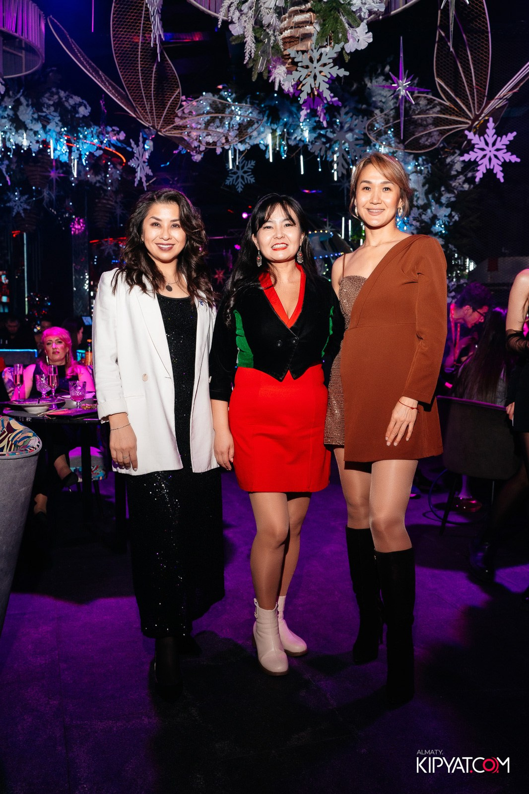 FRIENDS BAR & TERRACE. КИПЯТКОМ АЛМАТЫ!