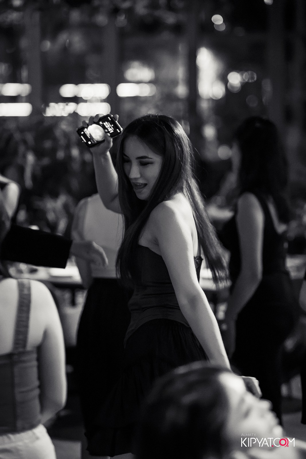 FRIENDS BAR & TERRACE. КИПЯТКОМ АЛМАТЫ!