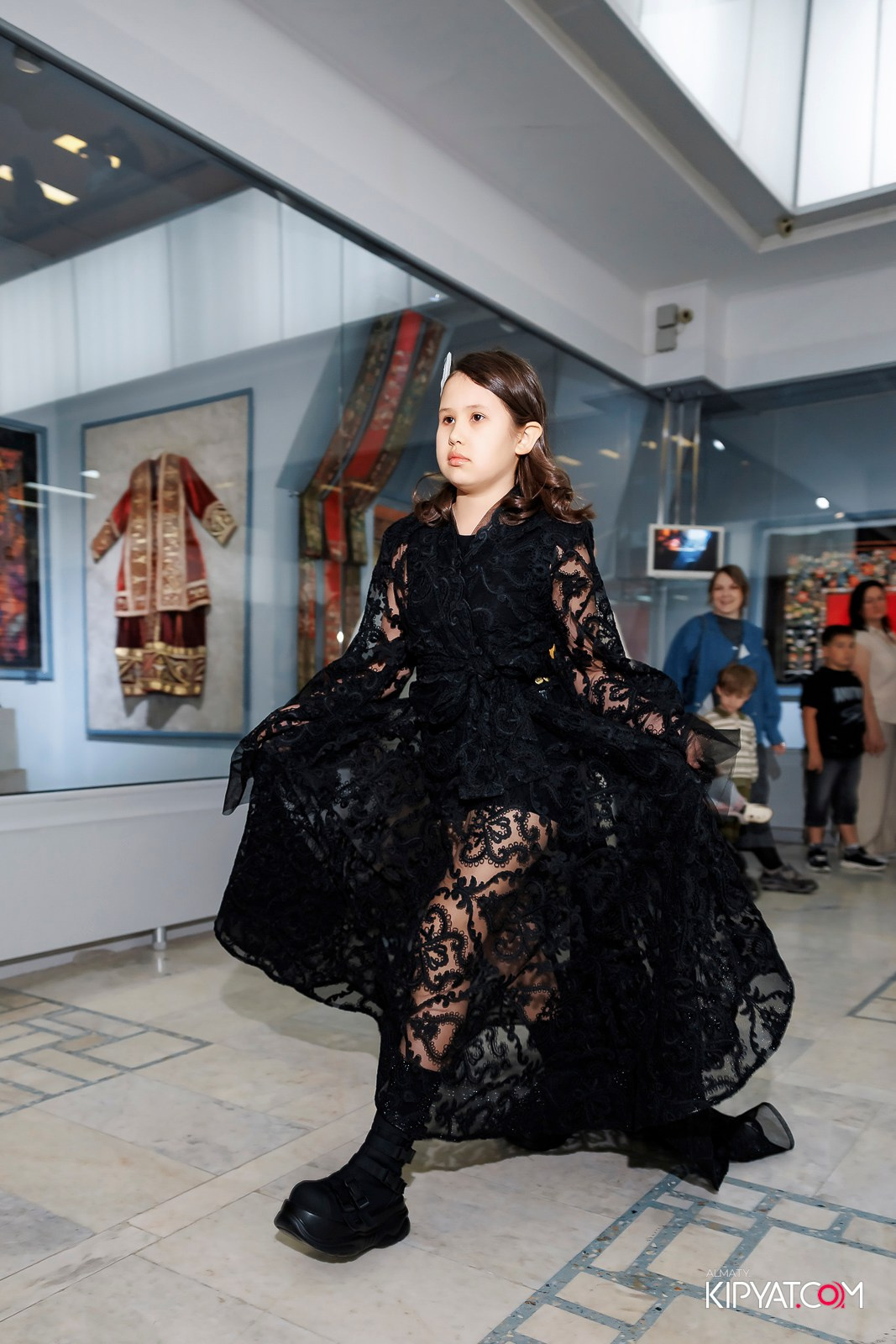JUNIOR MODELS SHOW. ПЕРФОМАНС НОЧЬ В МУЗЕЕ. КИПЯТКОМ АЛМАТЫ! Фотосъемка мероприятий в Алматы