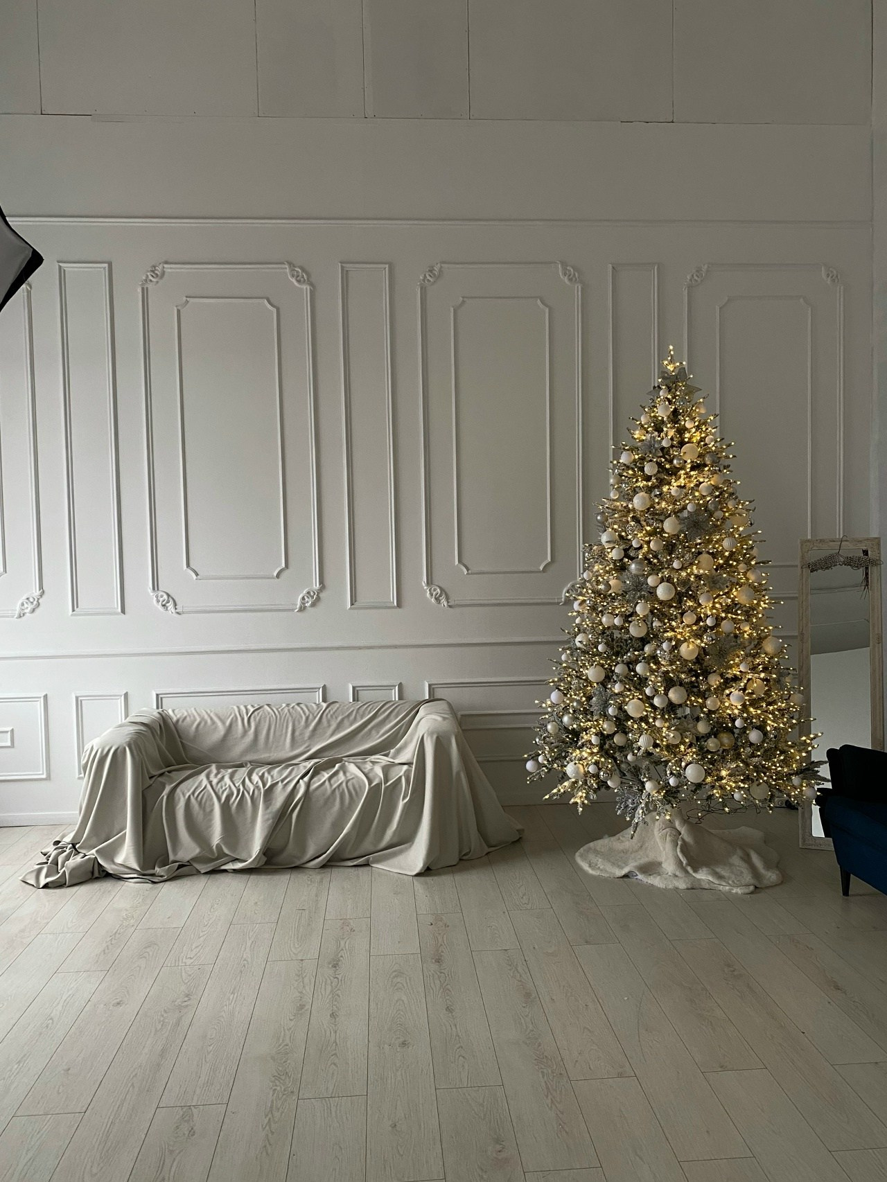 Зал White в фотостудии Точка. Профессиональная фотостудия в Санкт-Петербурге «Точка»